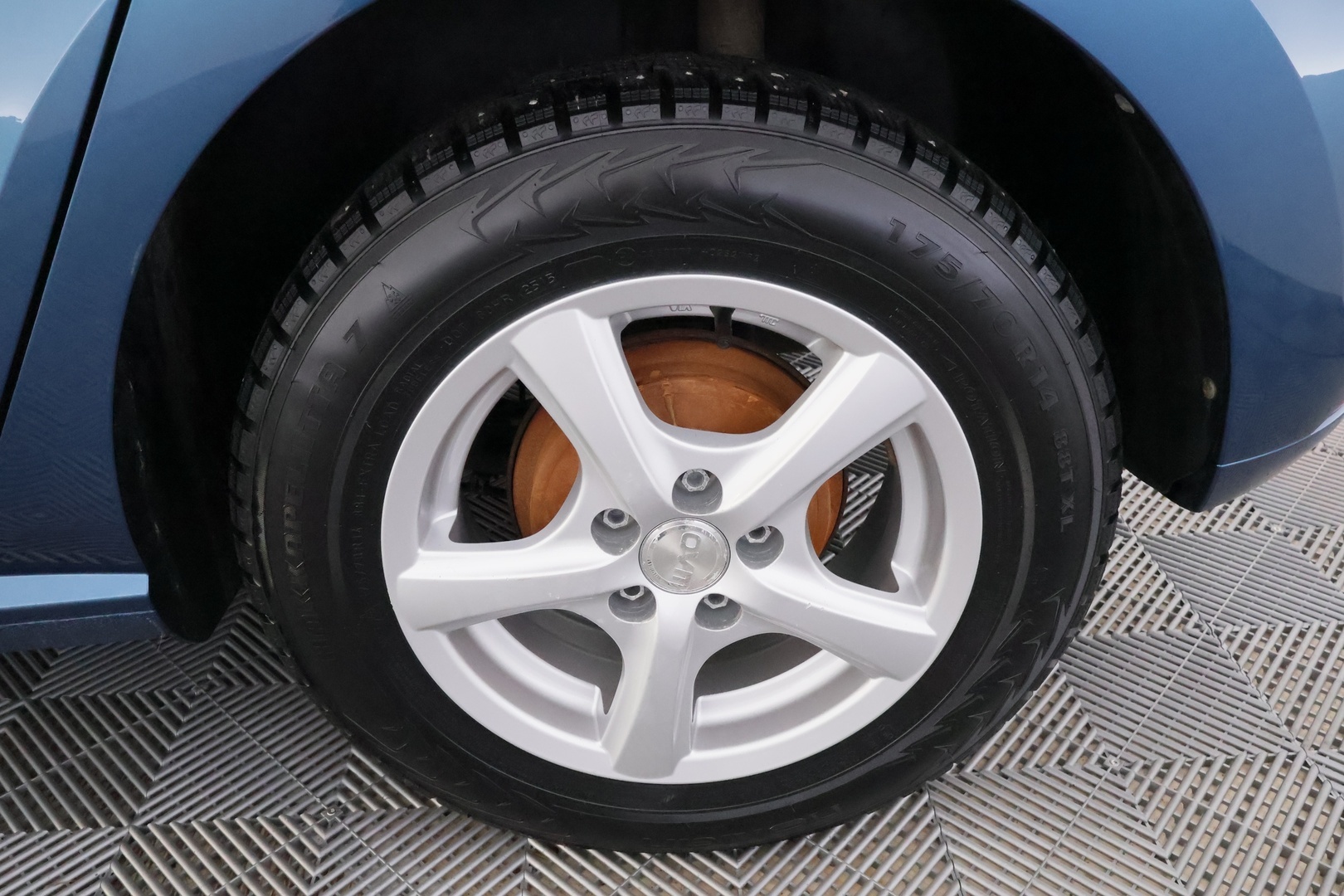 VOLKSWAGEN Polo 2015