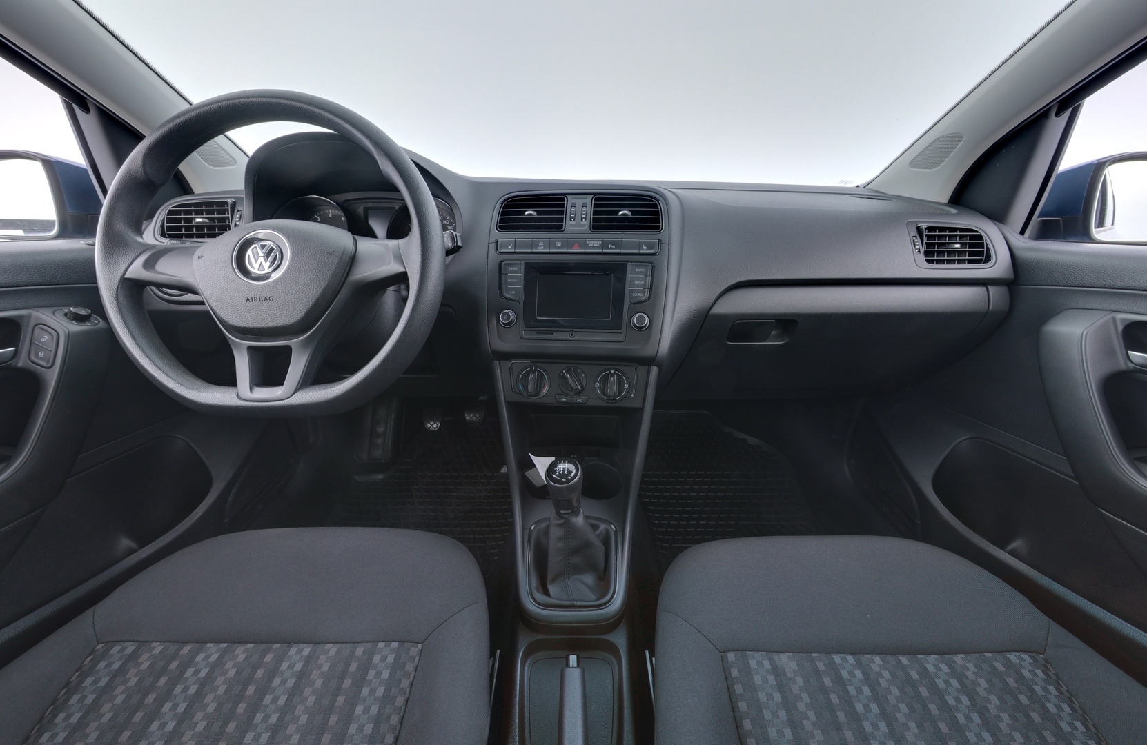 VOLKSWAGEN Polo 2015