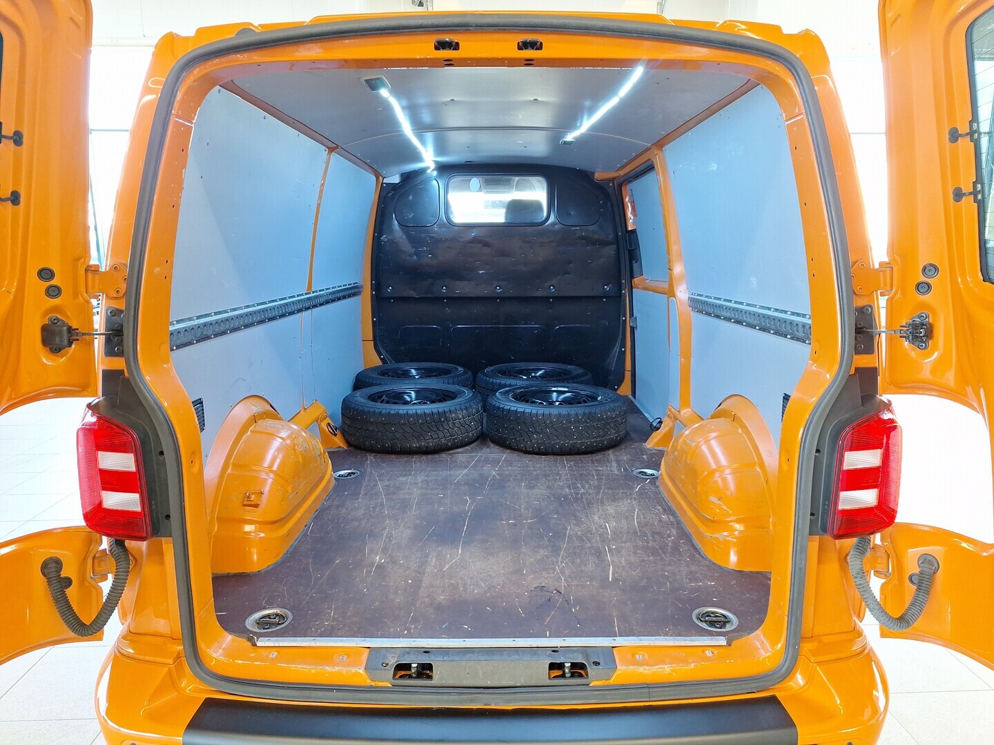 VOLKSWAGEN Transporter 2016