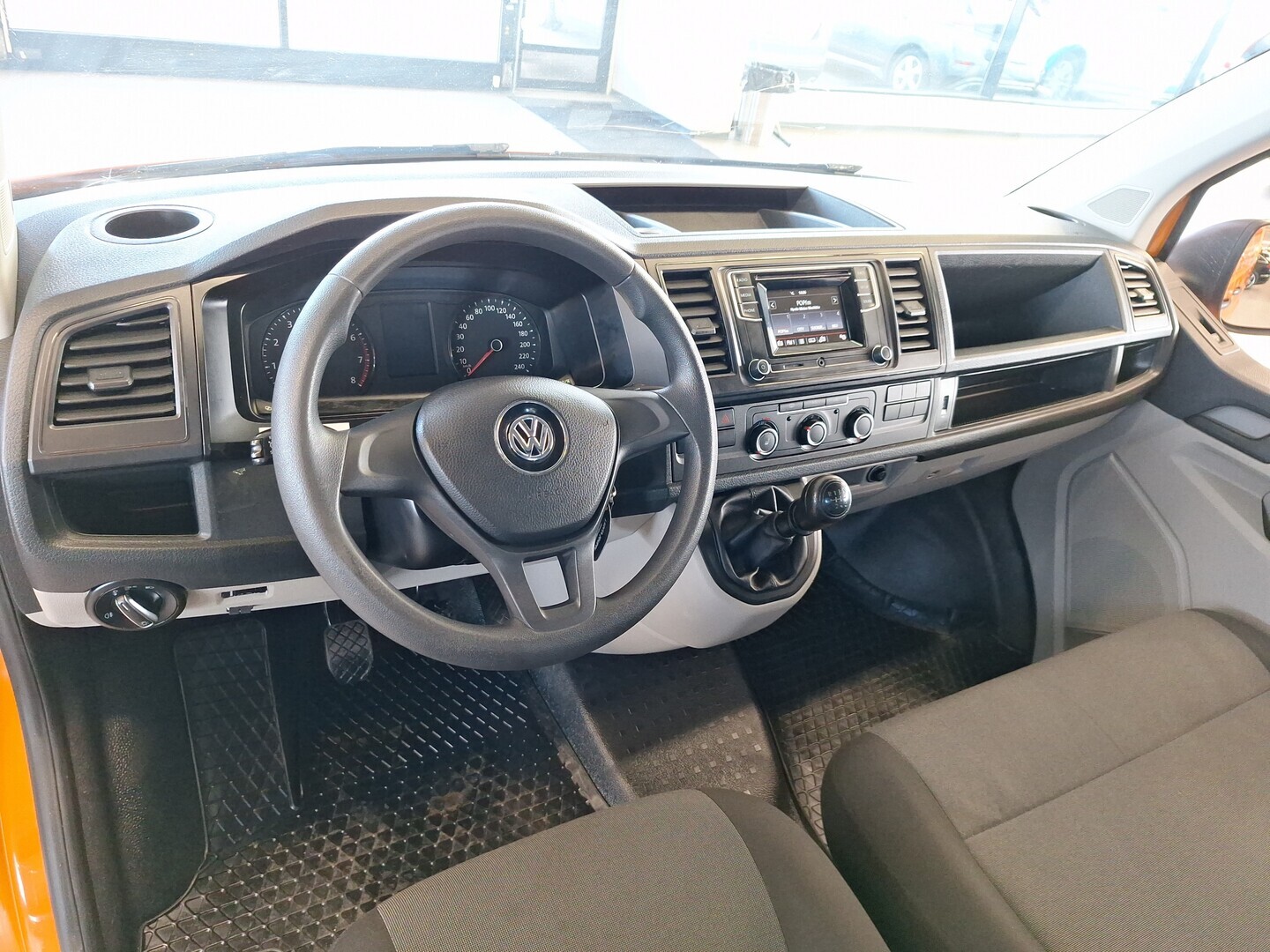 VOLKSWAGEN Transporter 2016