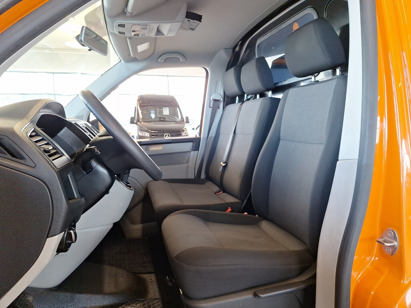 VOLKSWAGEN Transporter 2016