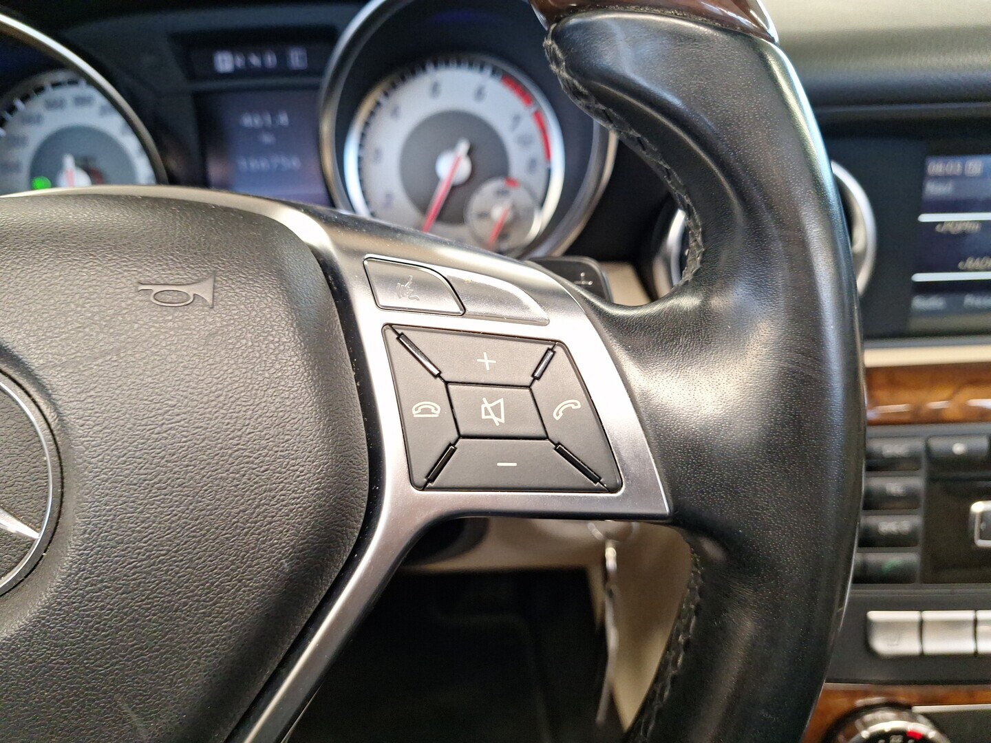 MERCEDES-BENZ SLK 2011