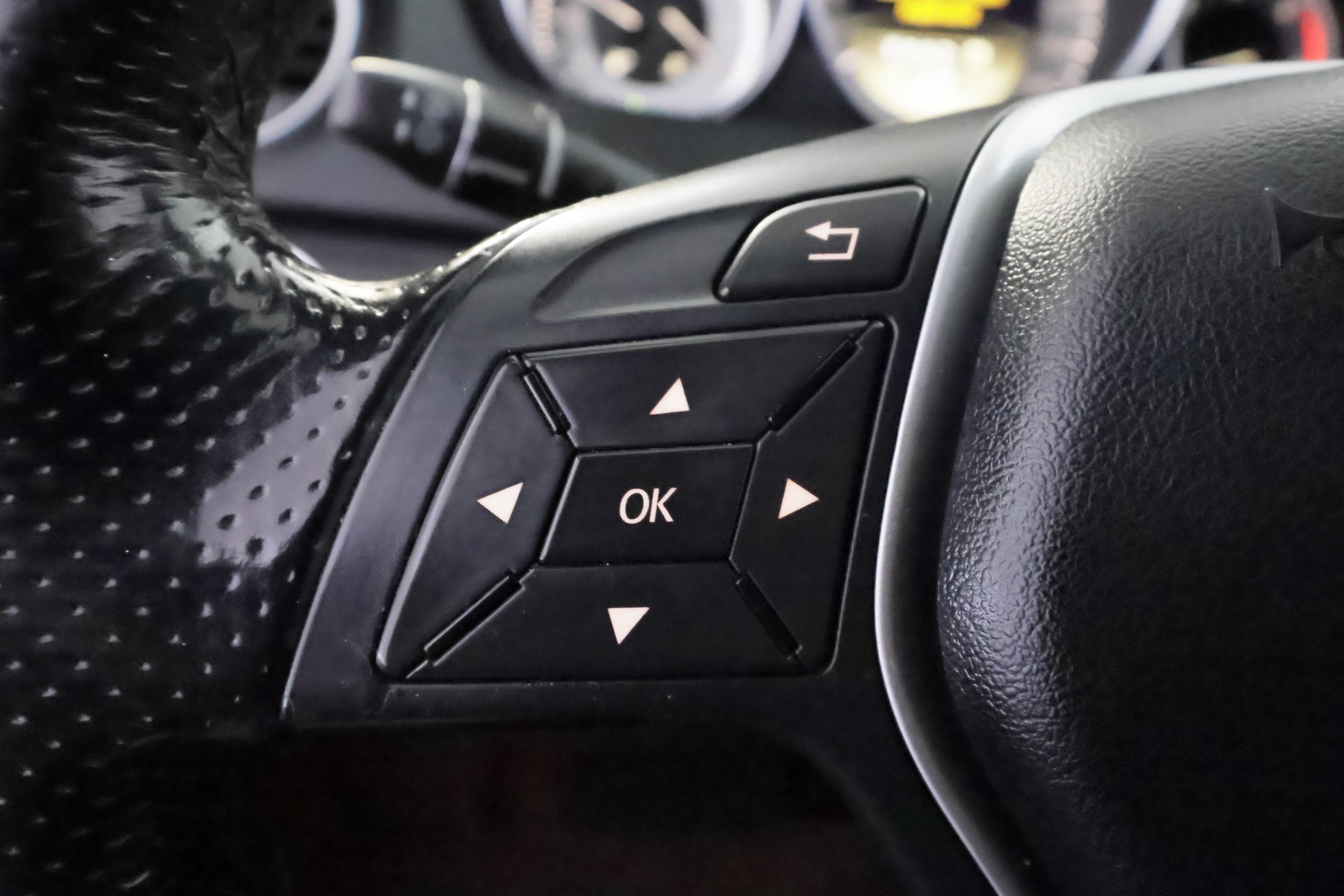 MERCEDES-BENZ C 2012