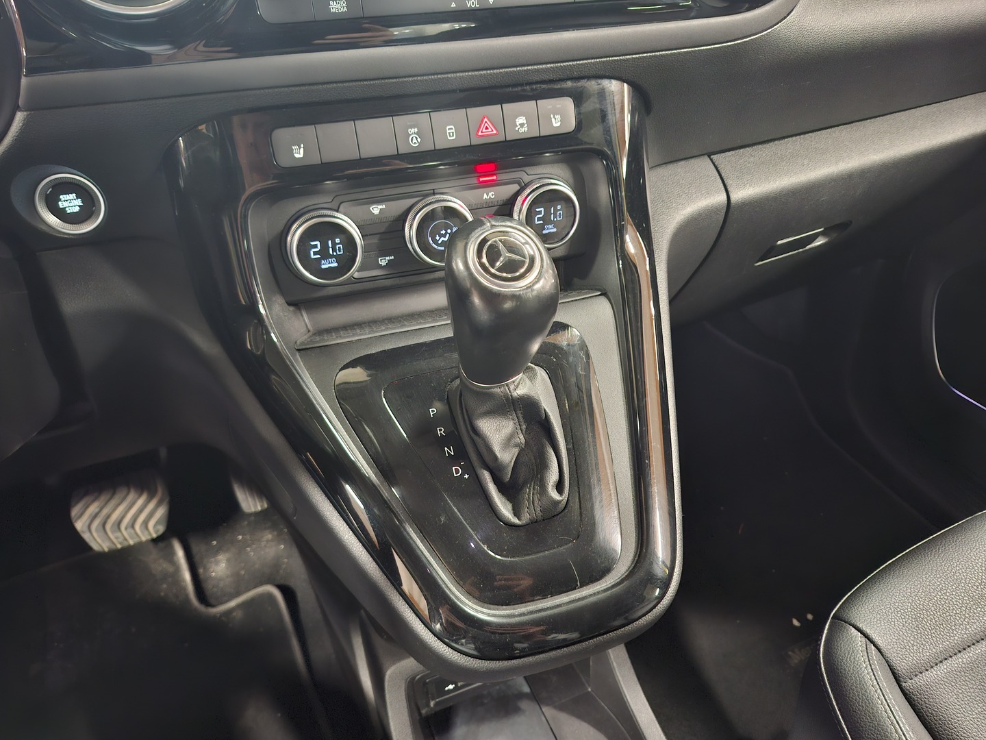 MERCEDES-BENZ T 2022