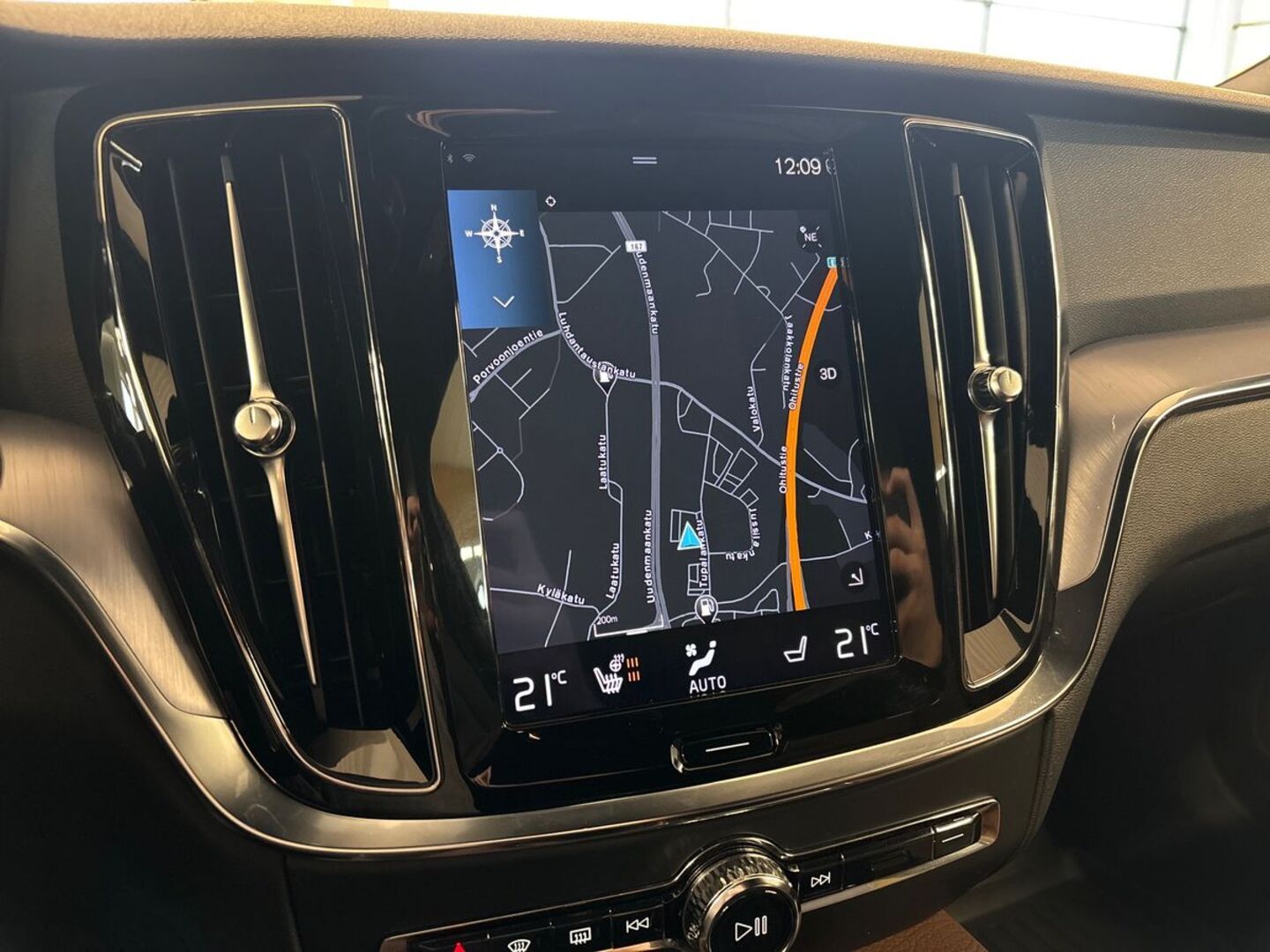 VOLVO V60 2021
