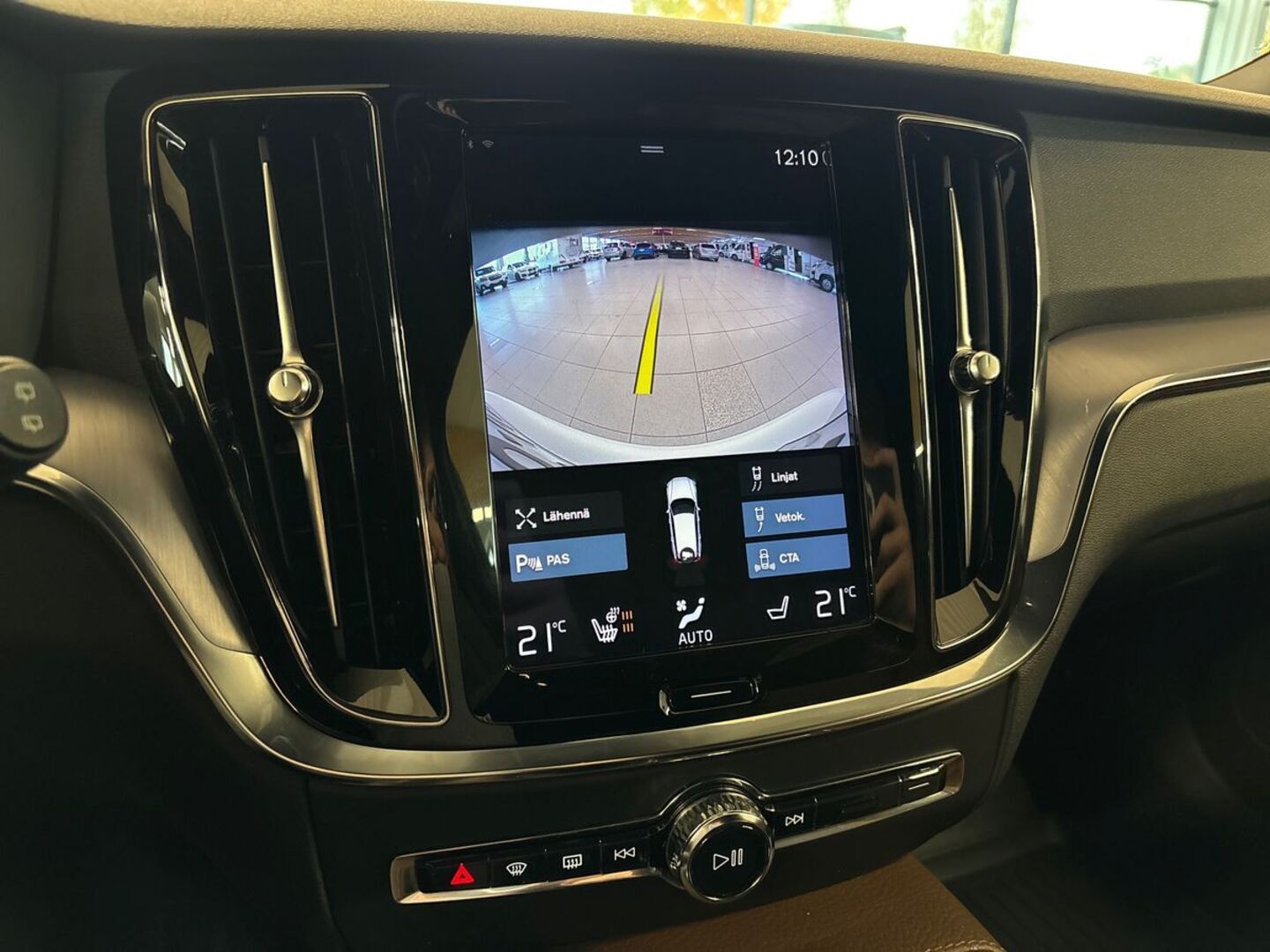 VOLVO V60 2021