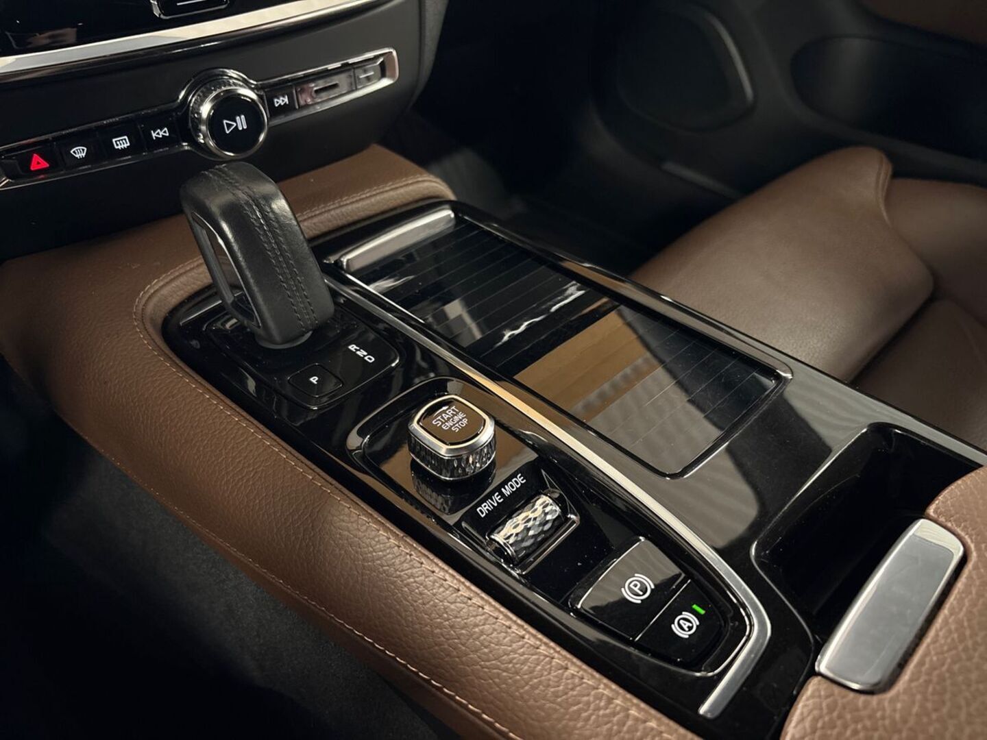VOLVO V60 2021