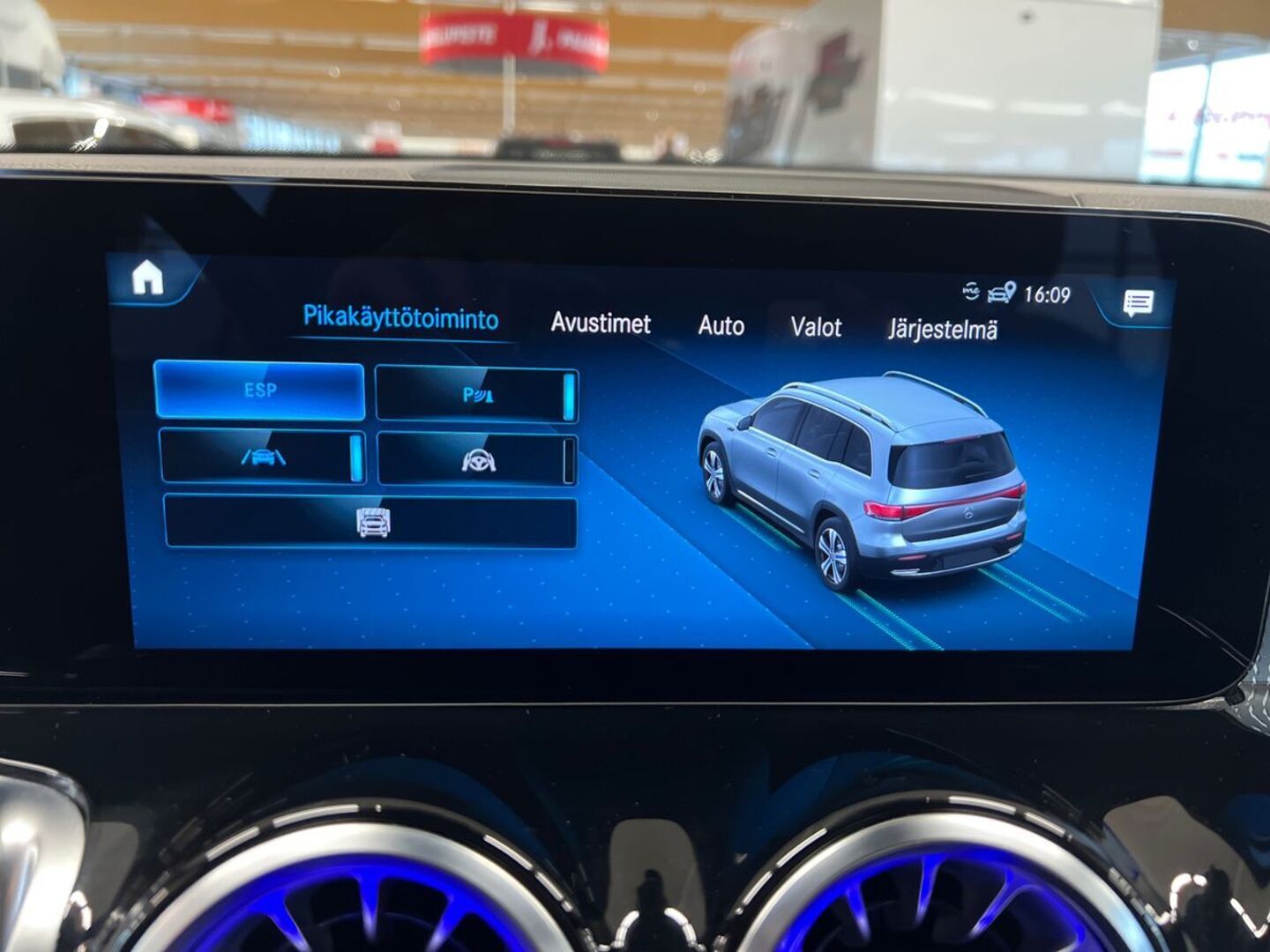 MERCEDES-BENZ EQB 2022