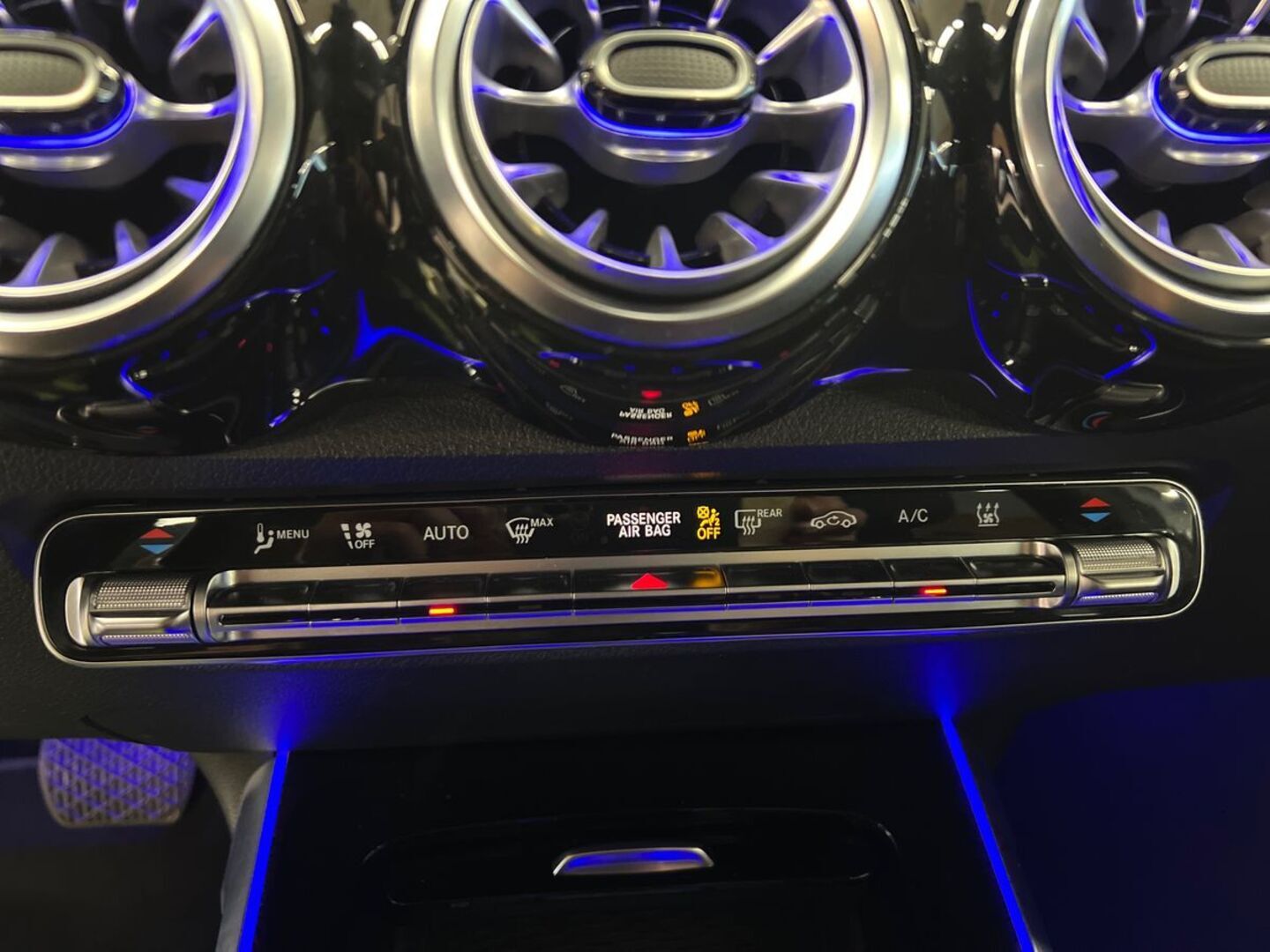 MERCEDES-BENZ EQB 2022