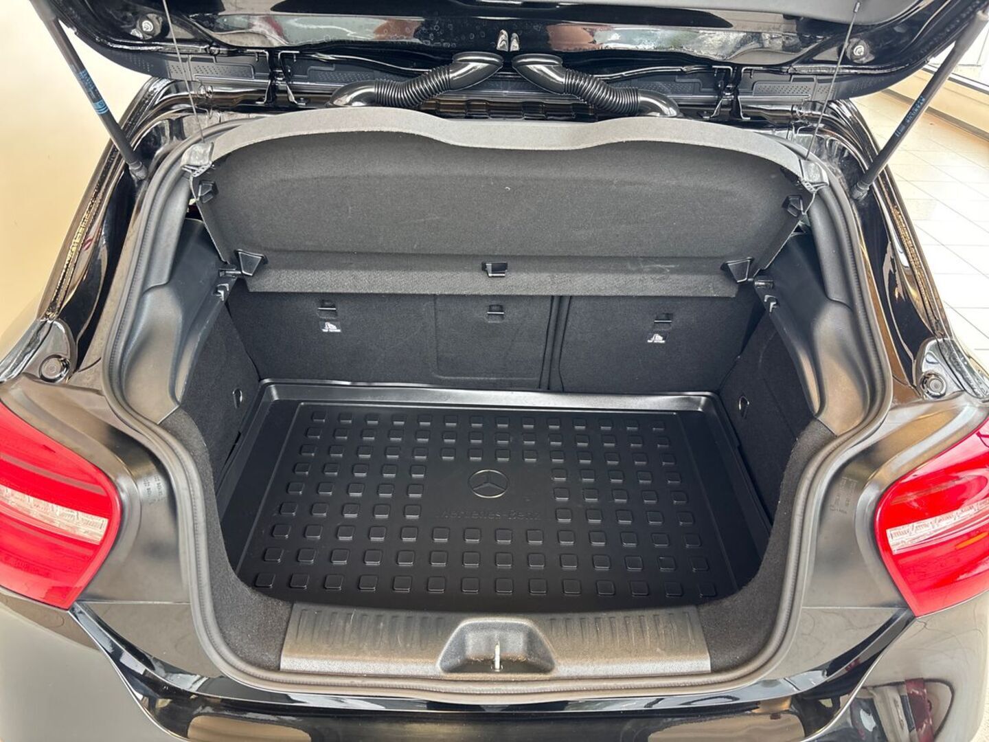 MERCEDES-BENZ A 2015
