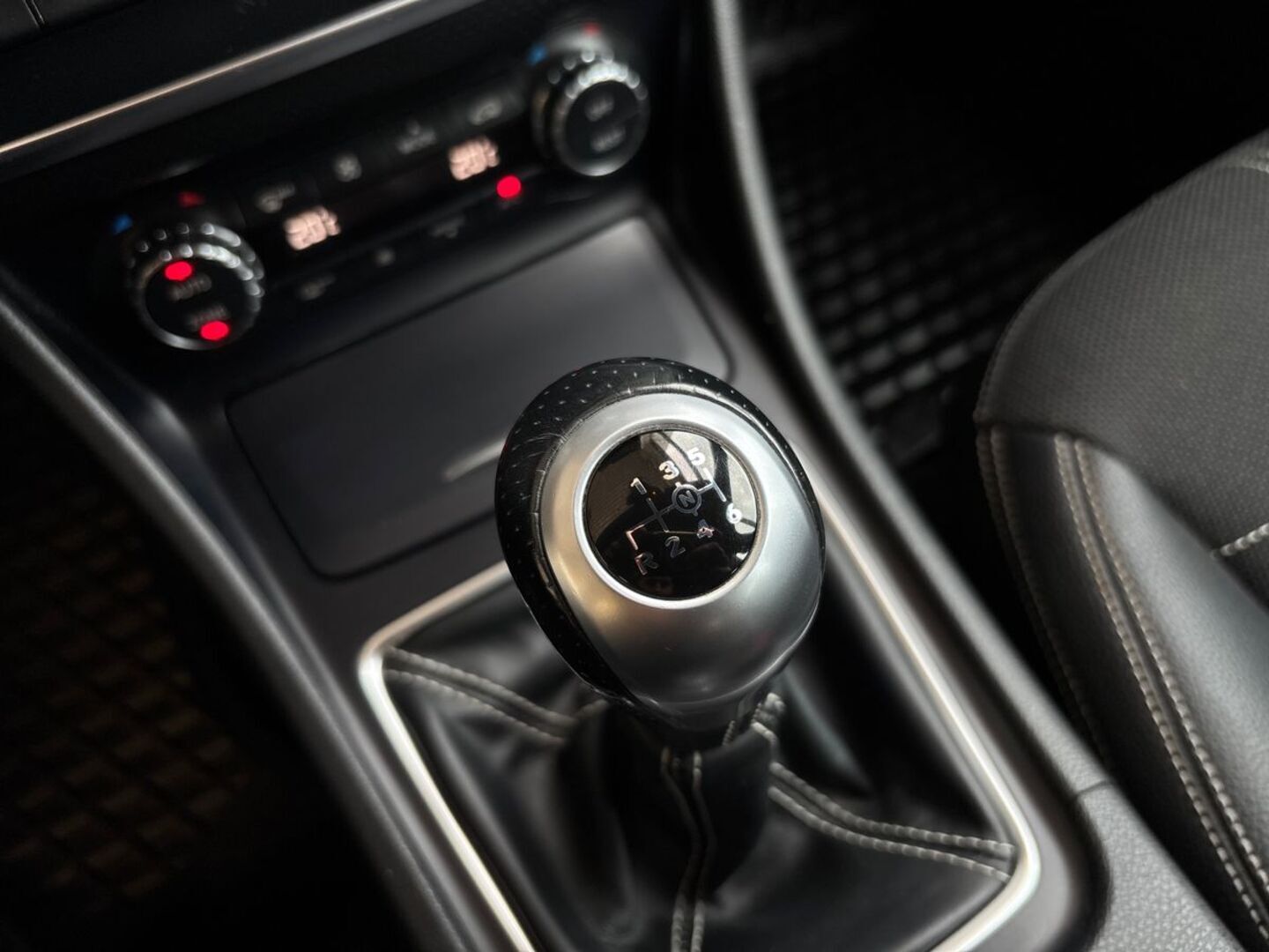 MERCEDES-BENZ A 2015