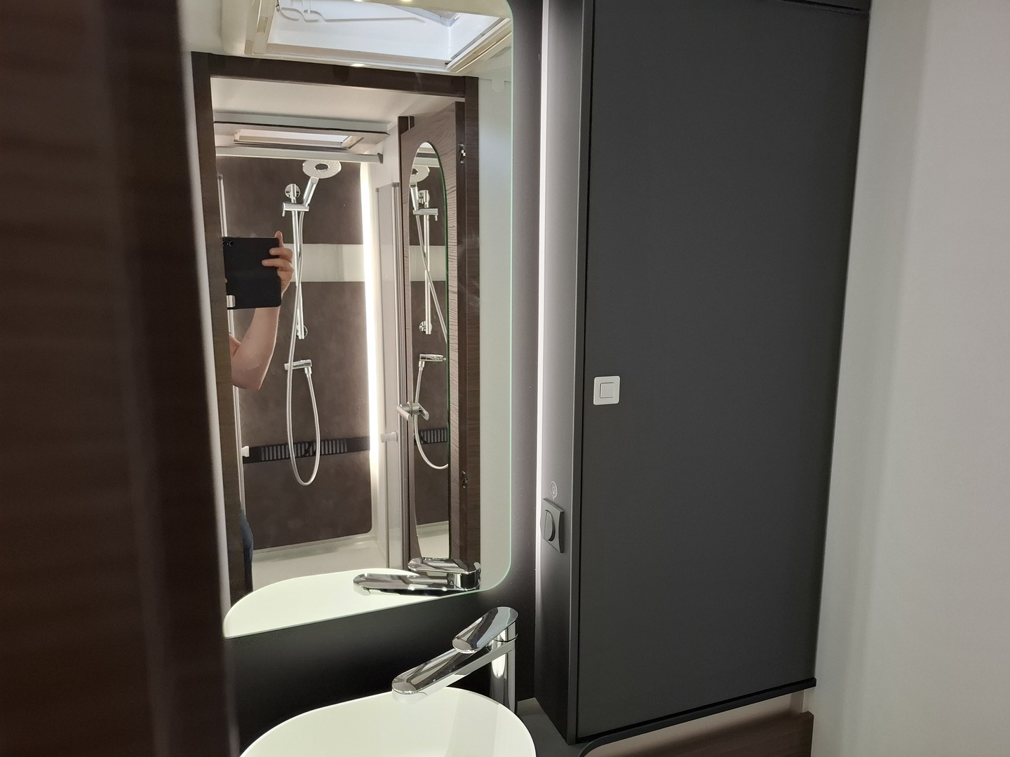 ADRIA MATRIX SUPREME 670 DL 2025