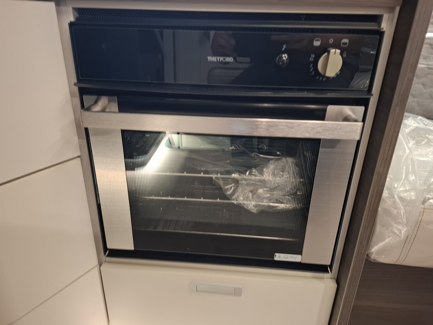 ADRIA MATRIX SUPREME 670 DL 2025