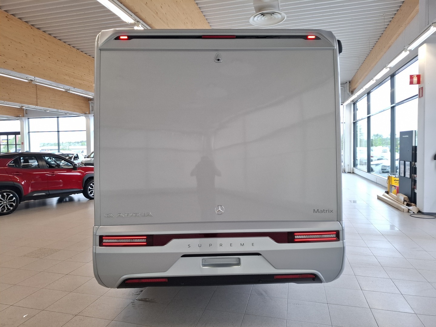 ADRIA MATRIX SUPREME 670 DL 2025