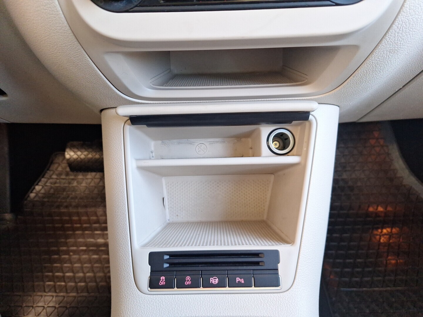 VOLKSWAGEN Tiguan 2014