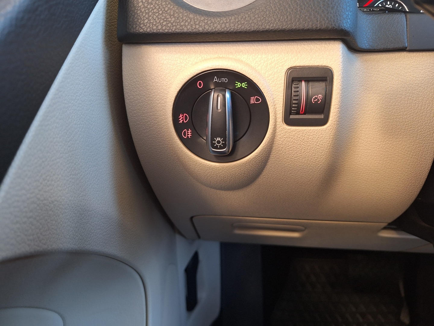 VOLKSWAGEN Tiguan 2014