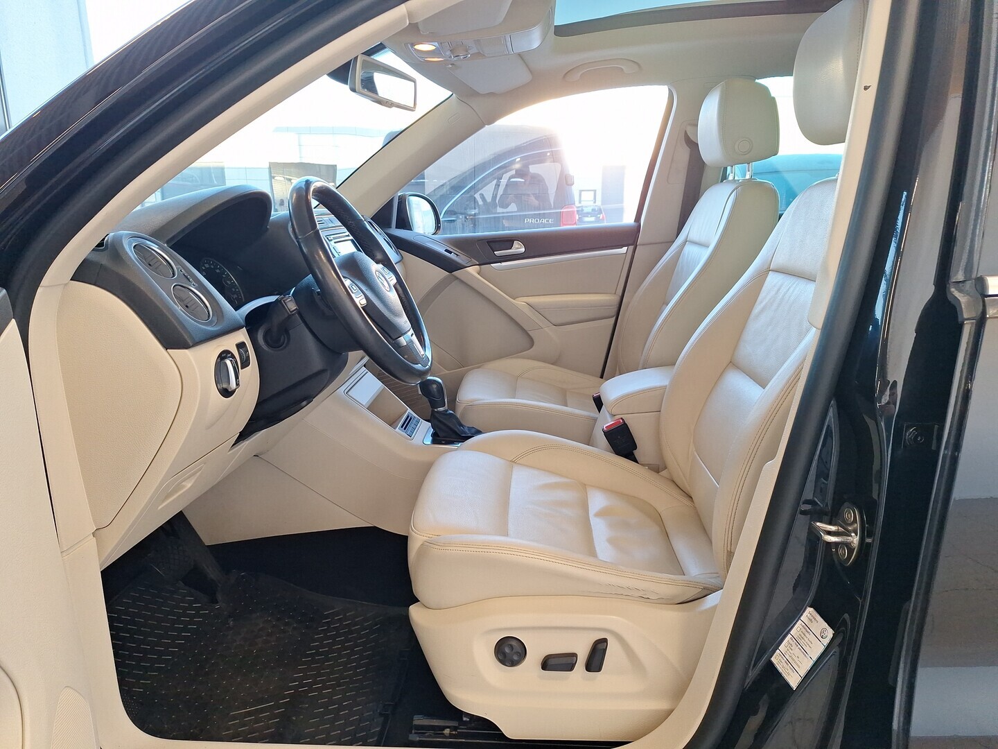 VOLKSWAGEN Tiguan 2014