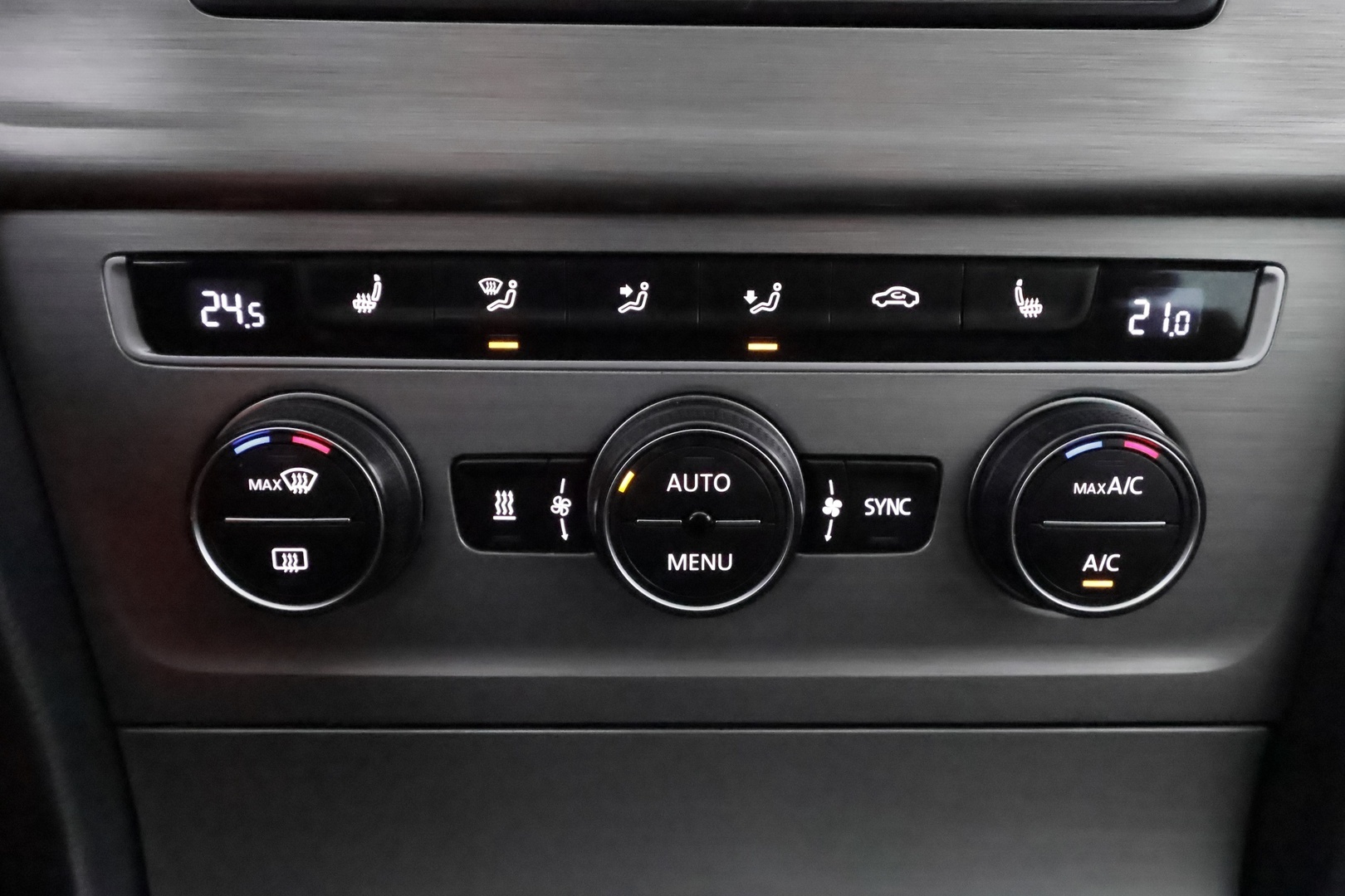 VOLKSWAGEN Golf 2015