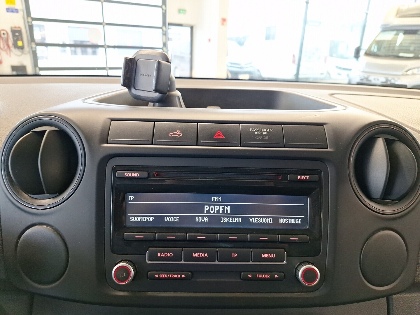 VOLKSWAGEN Amarok 2015