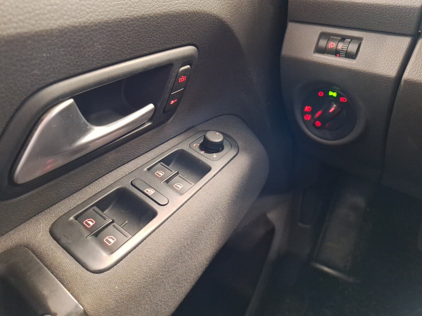 VOLKSWAGEN Amarok 2015