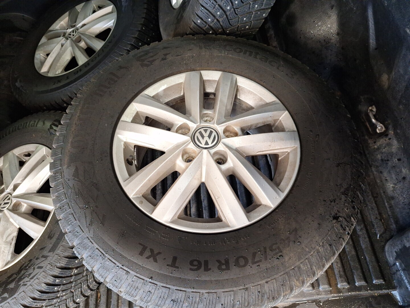 VOLKSWAGEN Amarok 2015