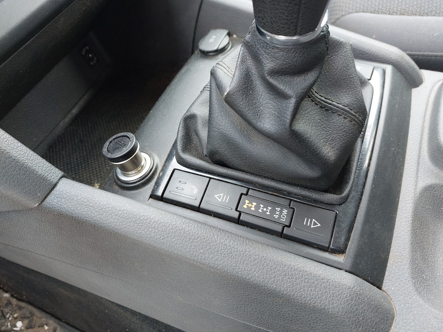 VOLKSWAGEN Amarok 2015