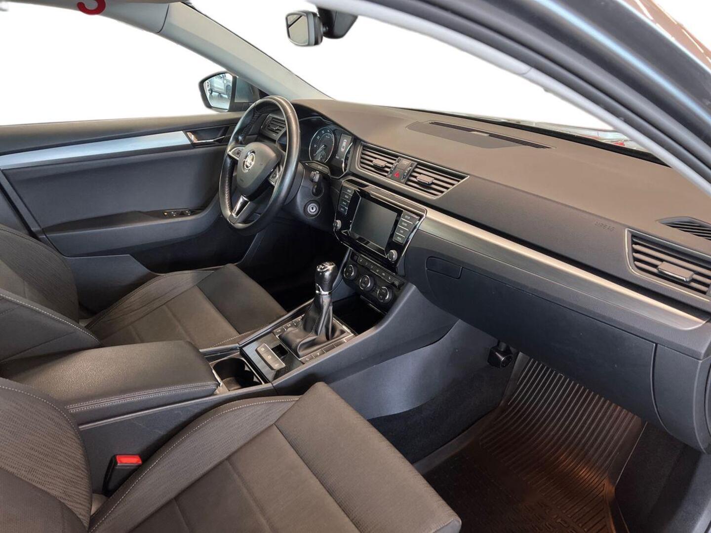 SKODA Superb 2016