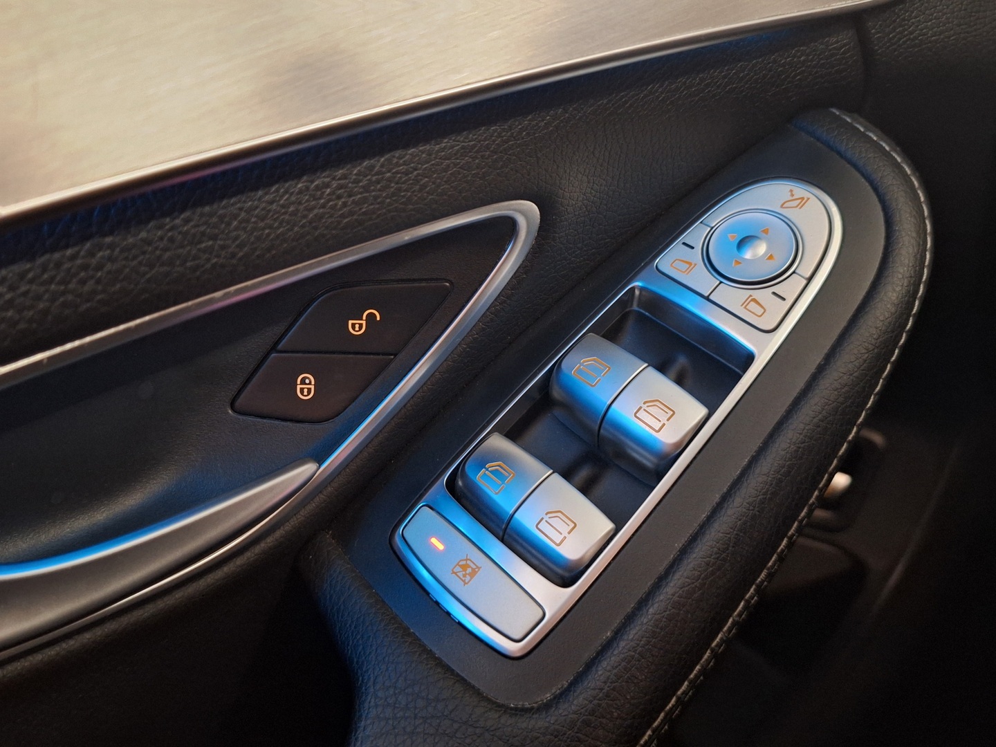 MERCEDES-BENZ C 2017