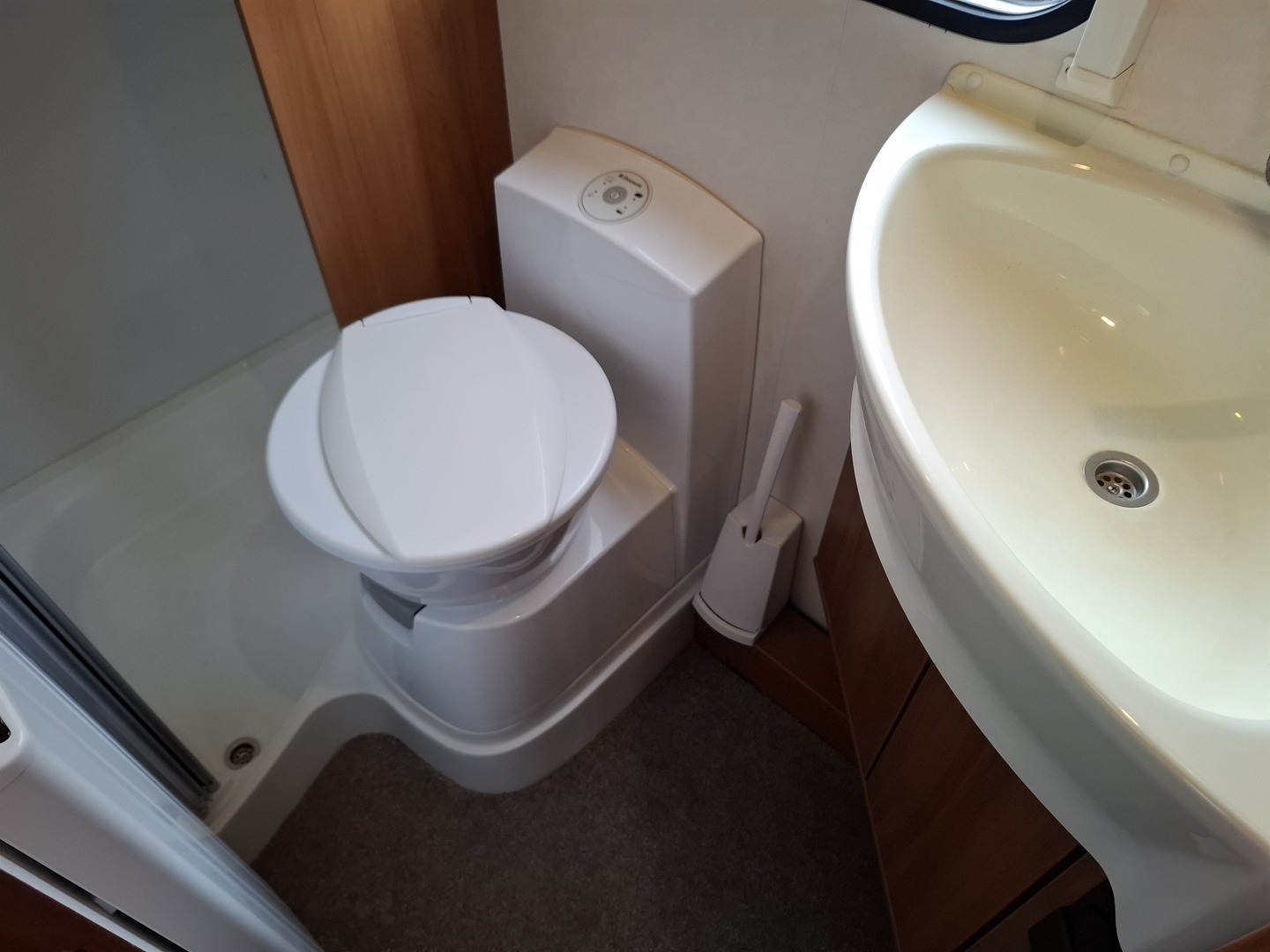 KNAUS Skywave 650 MF 2011