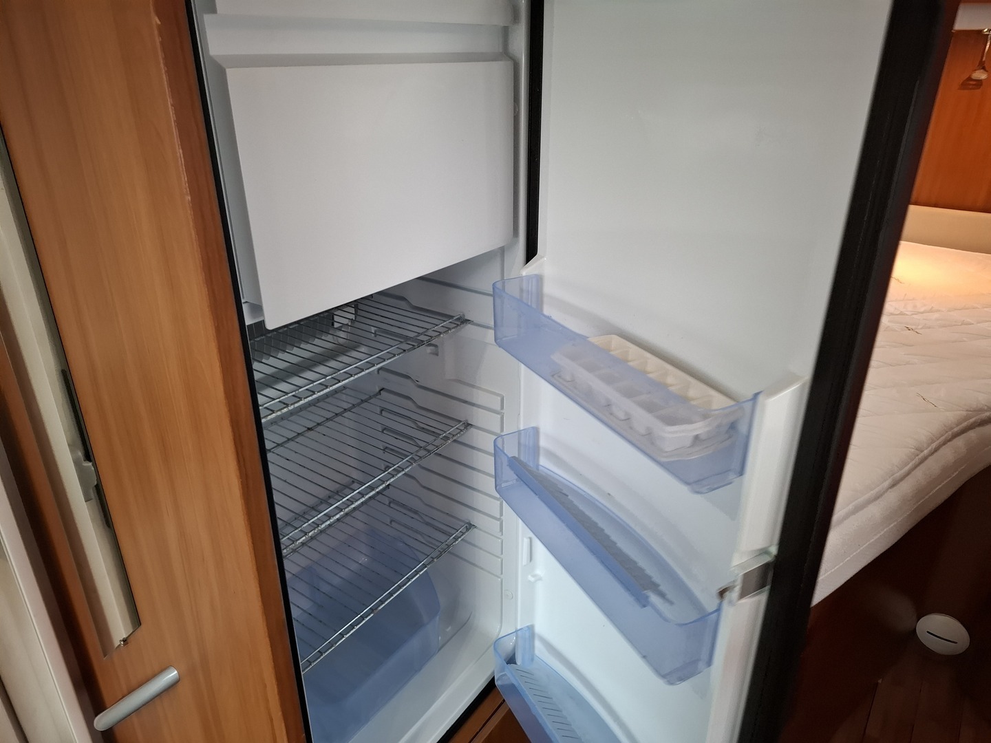 KNAUS Skywave 650 MF 2011