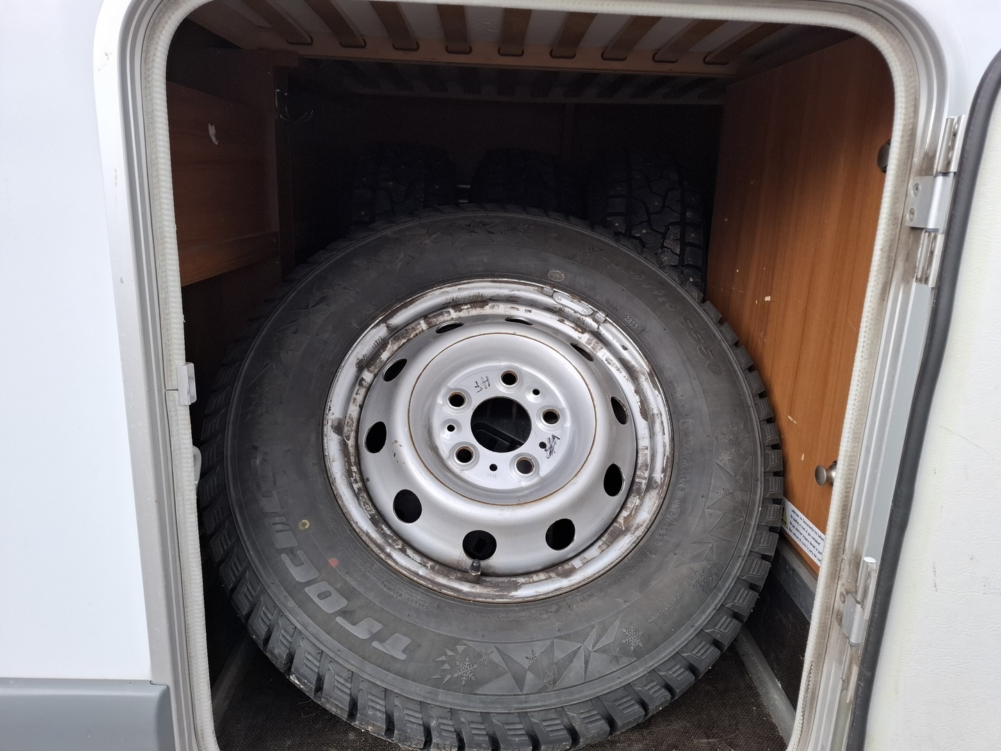 KNAUS Skywave 650 MF 2011