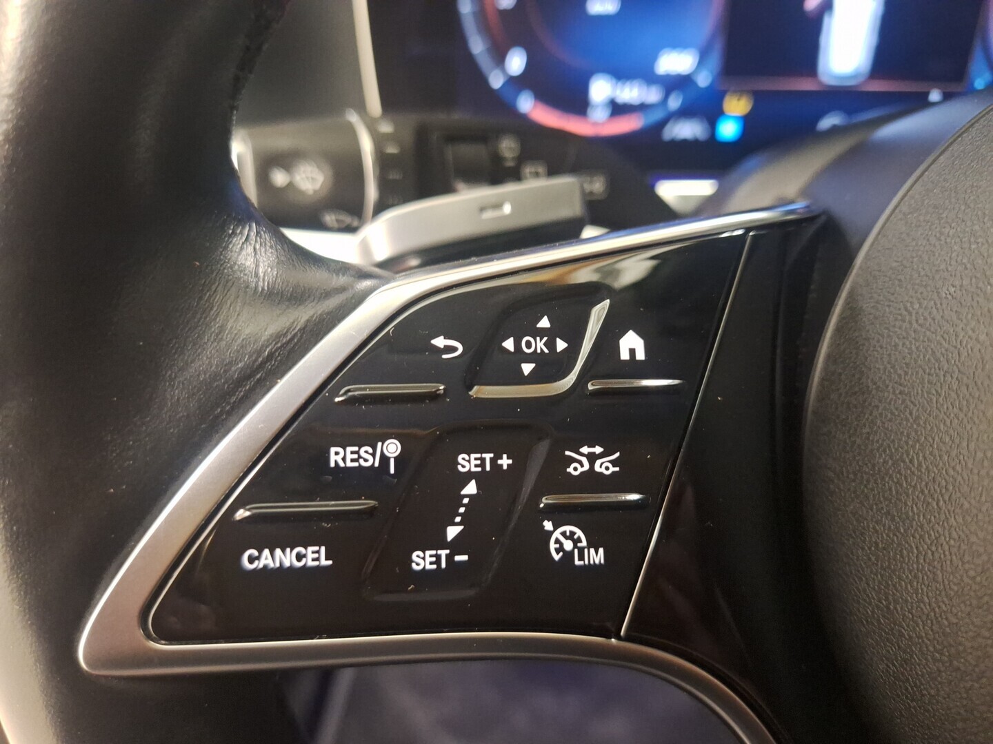 MERCEDES-BENZ E 2022