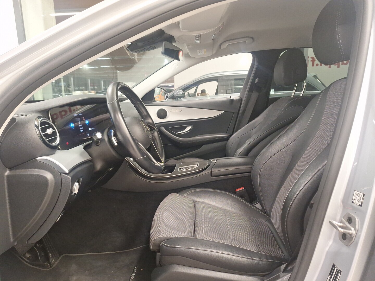 MERCEDES-BENZ E 2022