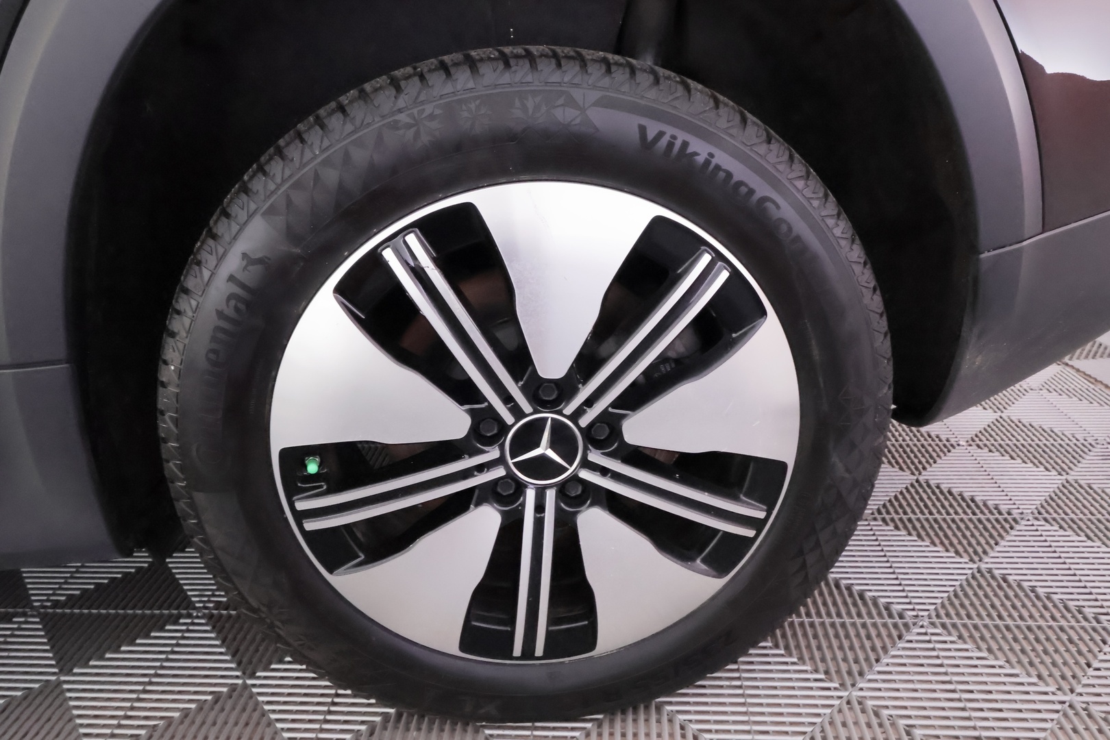 MERCEDES-BENZ EQB 2022