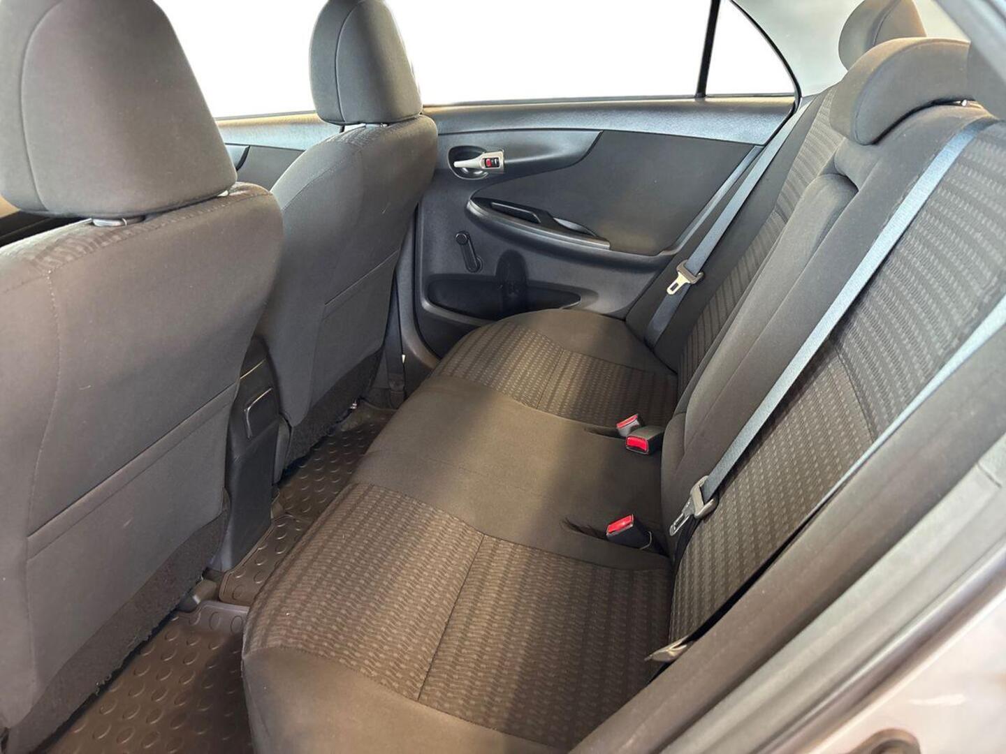 TOYOTA Corolla 2010