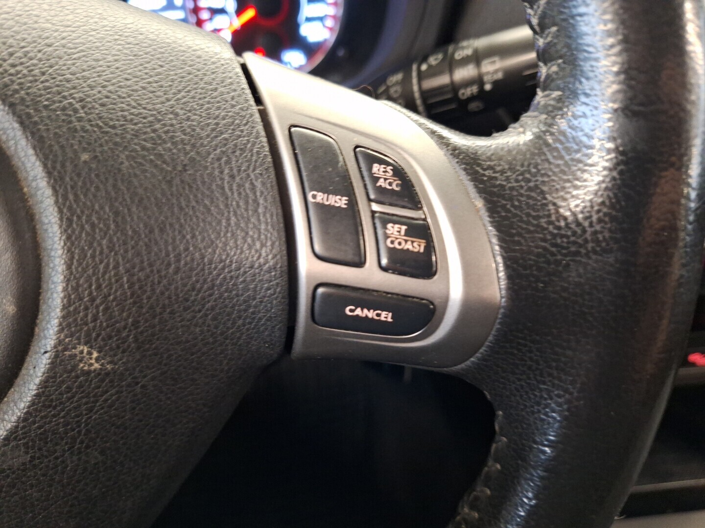 SUBARU Forester 2012