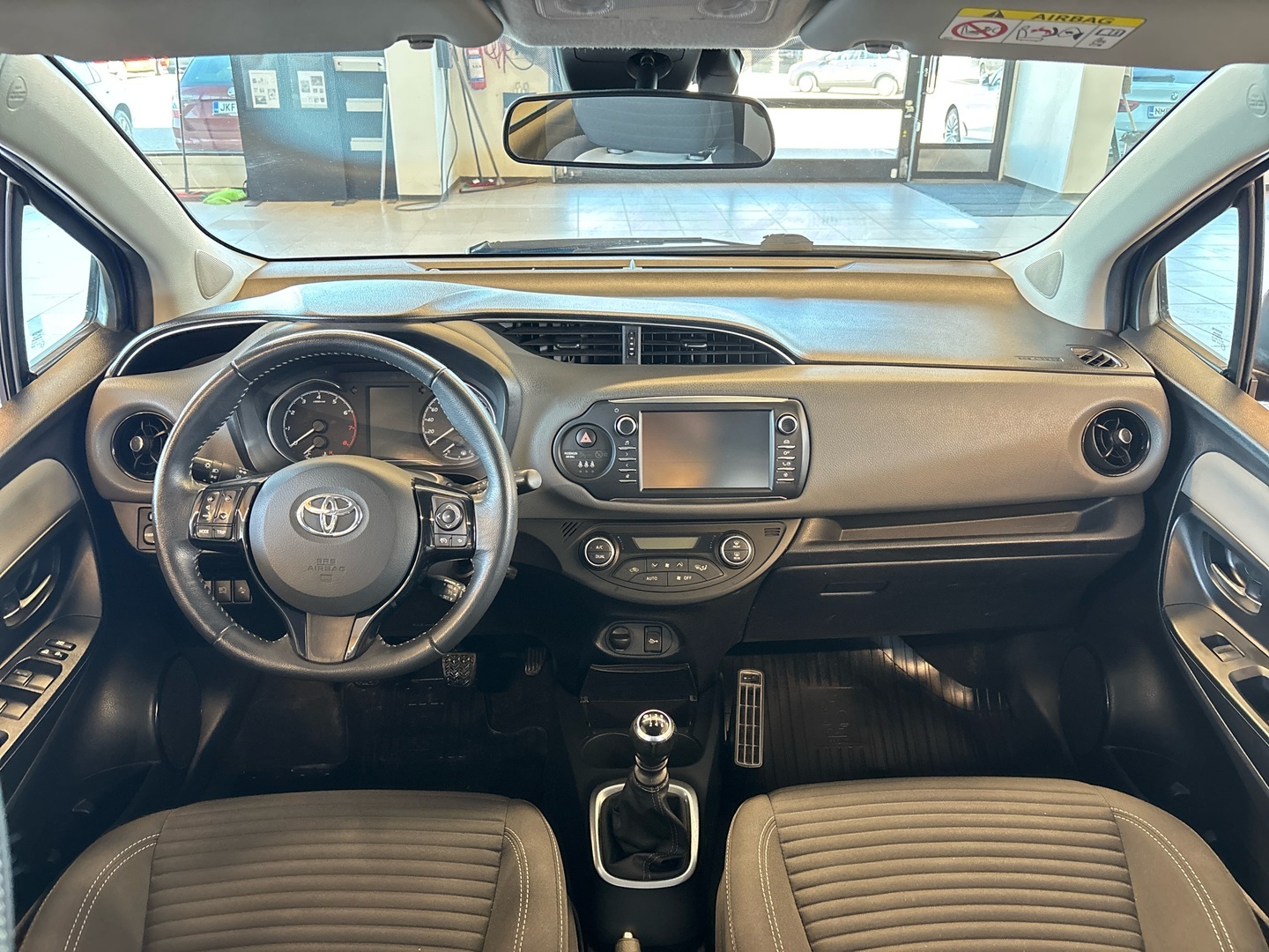 TOYOTA Yaris 2018