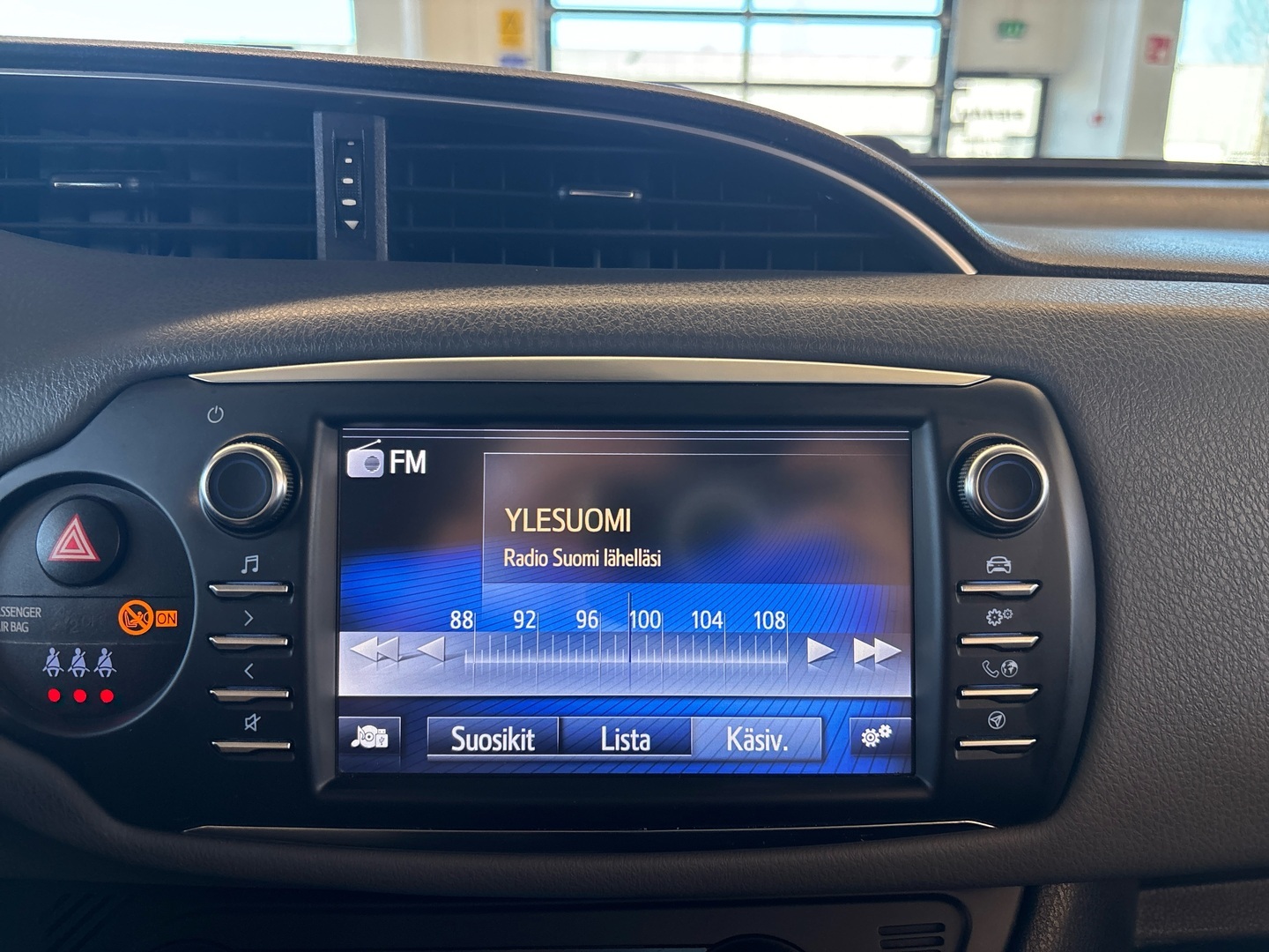 TOYOTA Yaris 2018