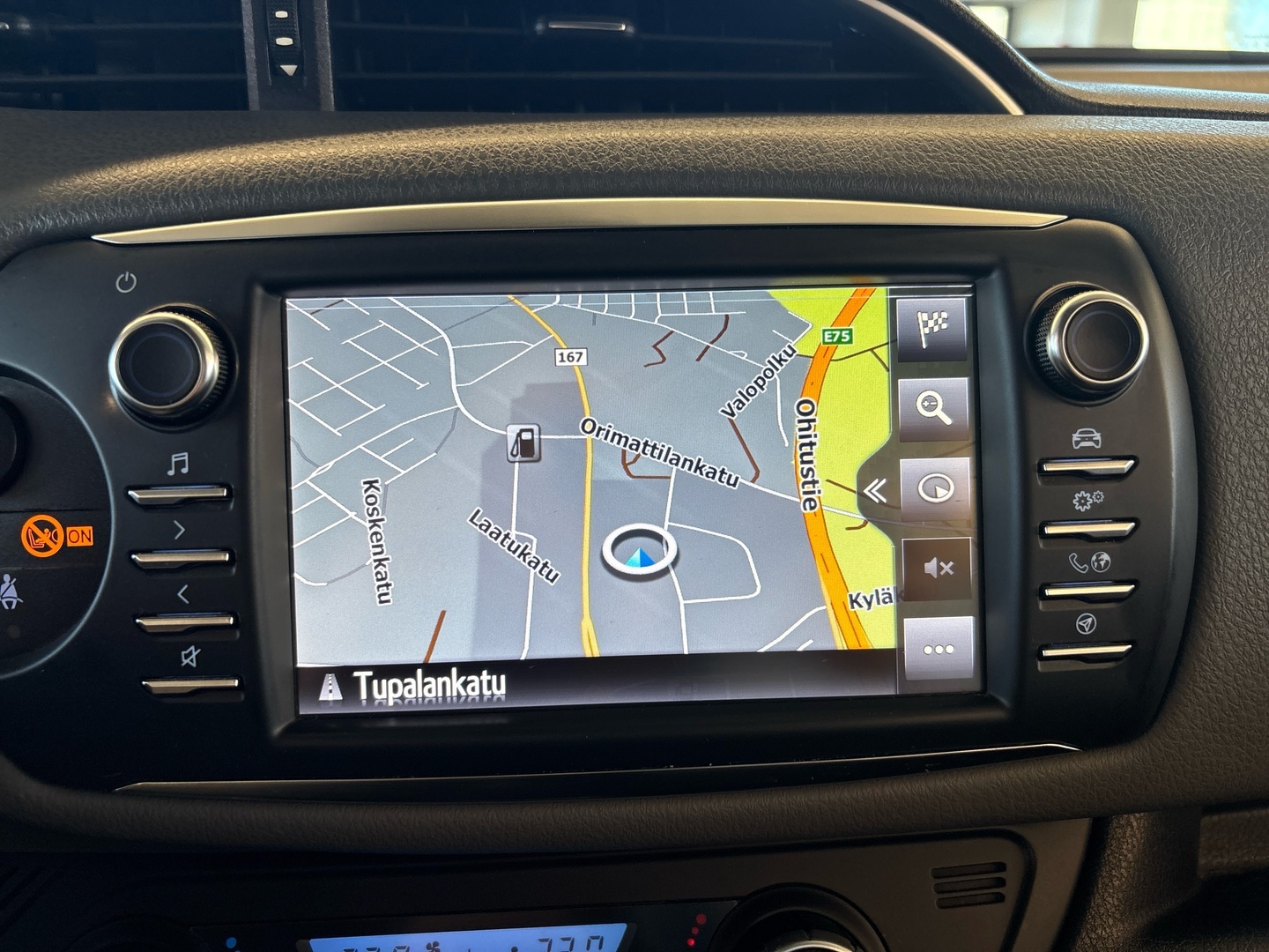 TOYOTA Yaris 2018