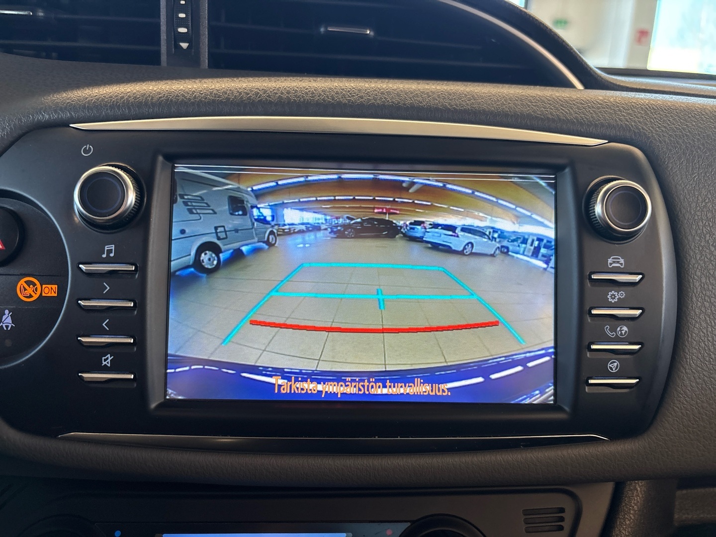 TOYOTA Yaris 2018