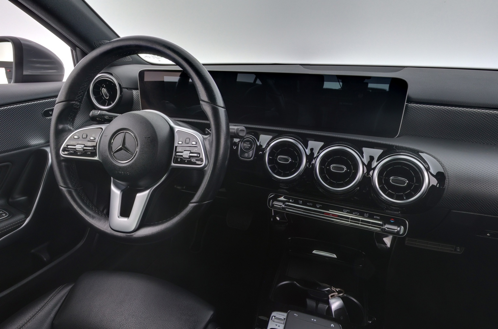 MERCEDES-BENZ A 2018