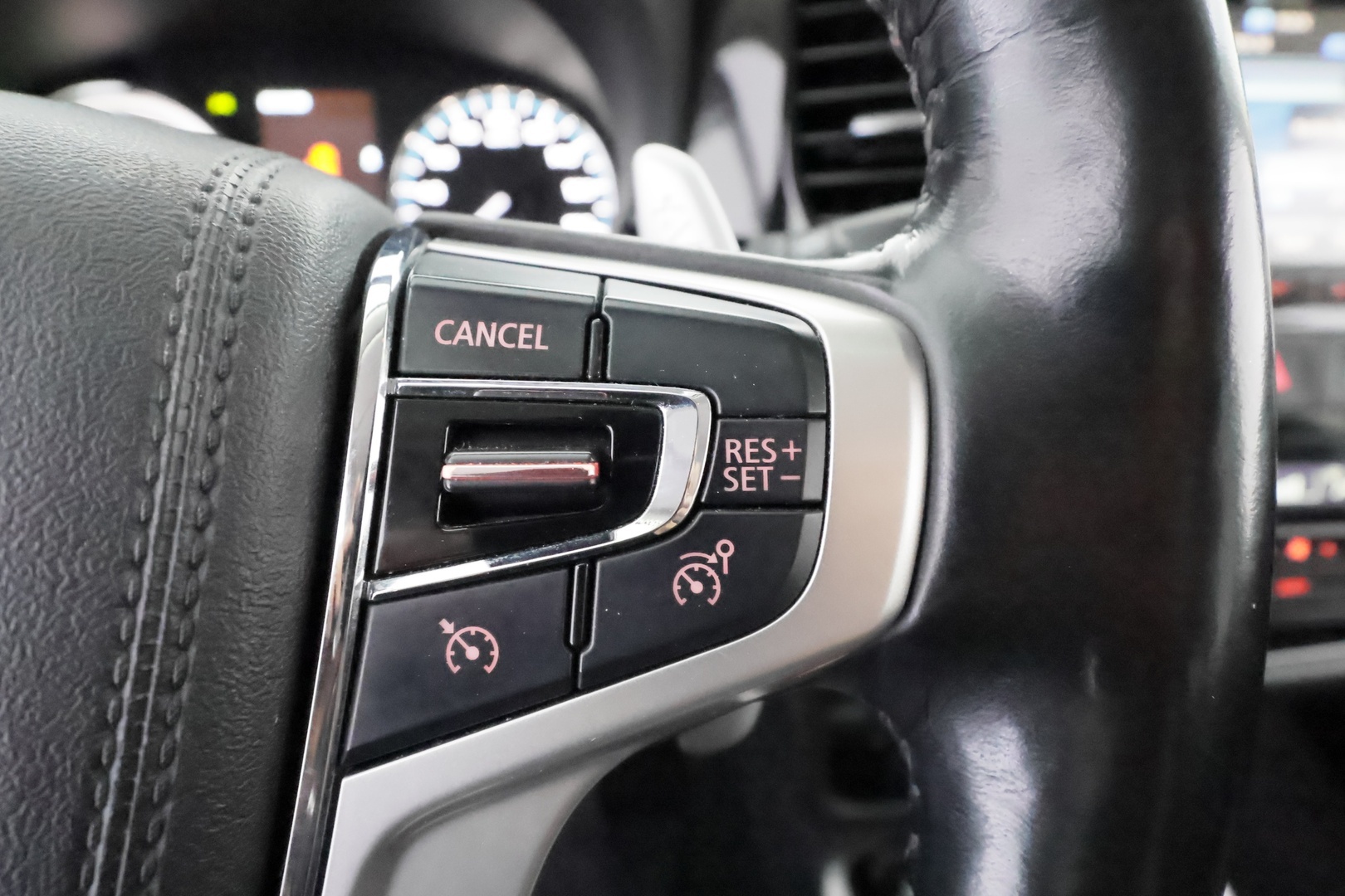 MITSUBISHI Outlander PHEV 2016