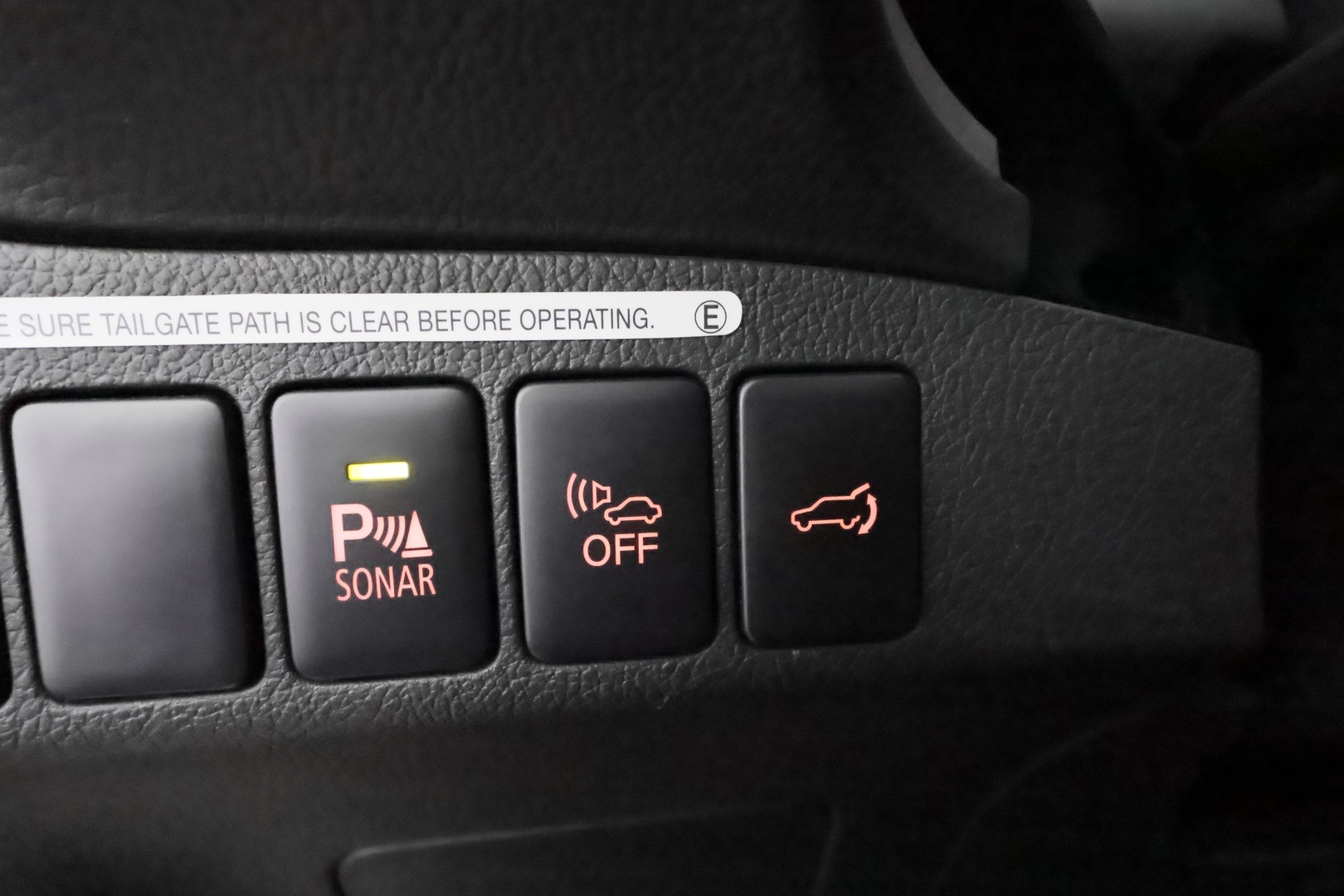 MITSUBISHI Outlander PHEV 2016