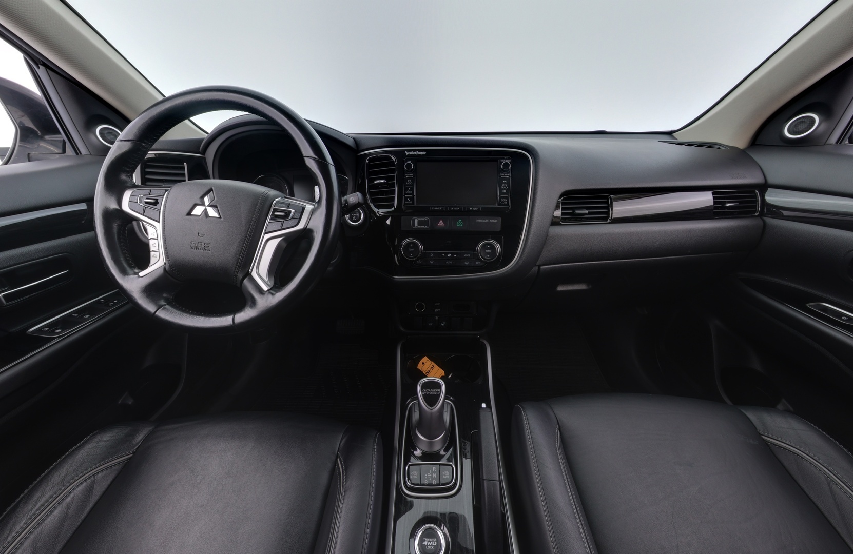 MITSUBISHI Outlander PHEV 2016