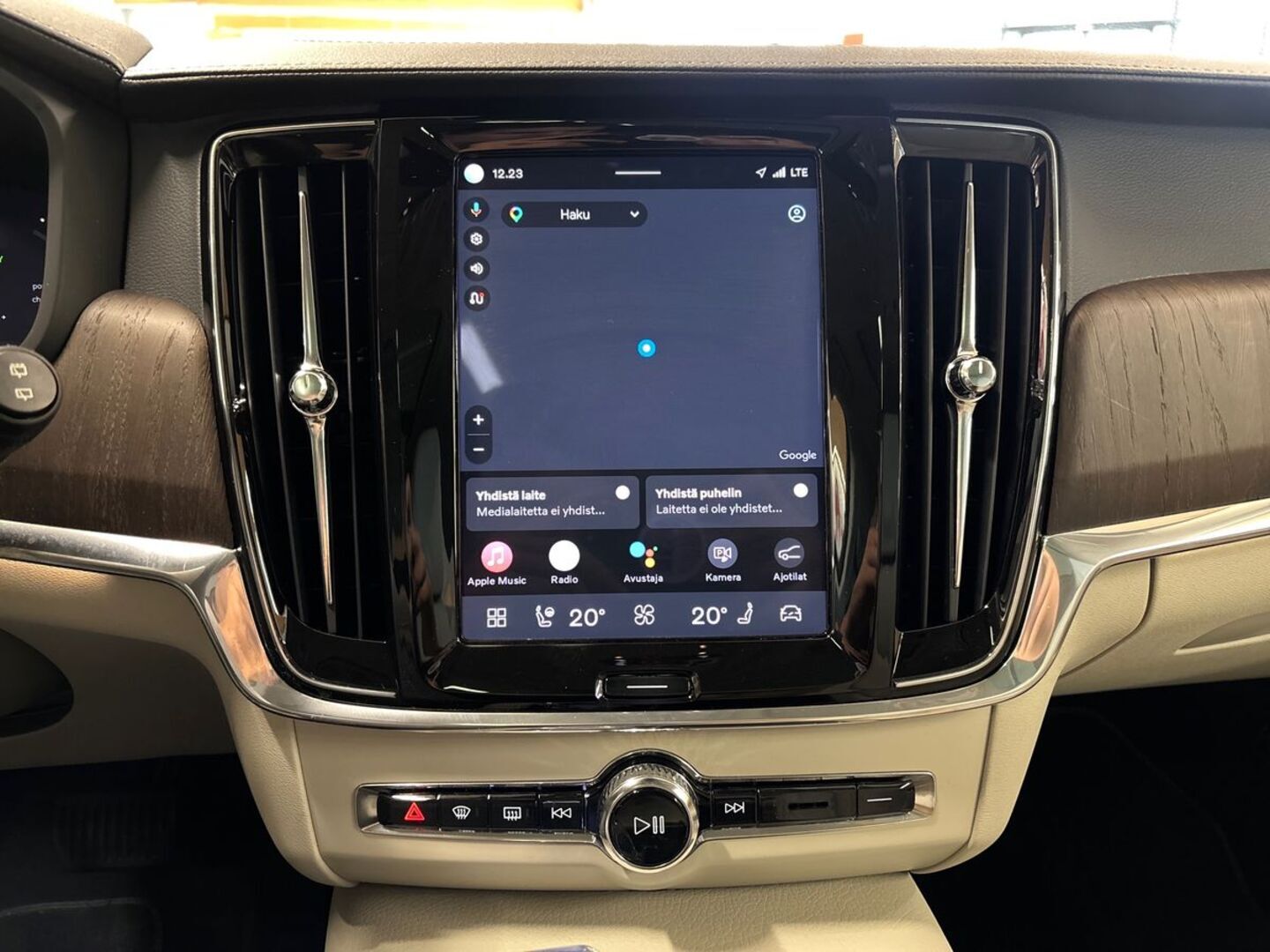 VOLVO V90 24
