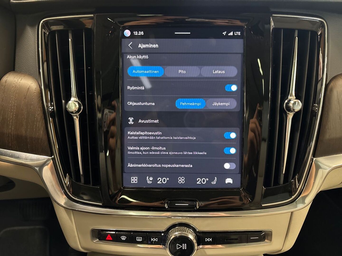 VOLVO V90 30