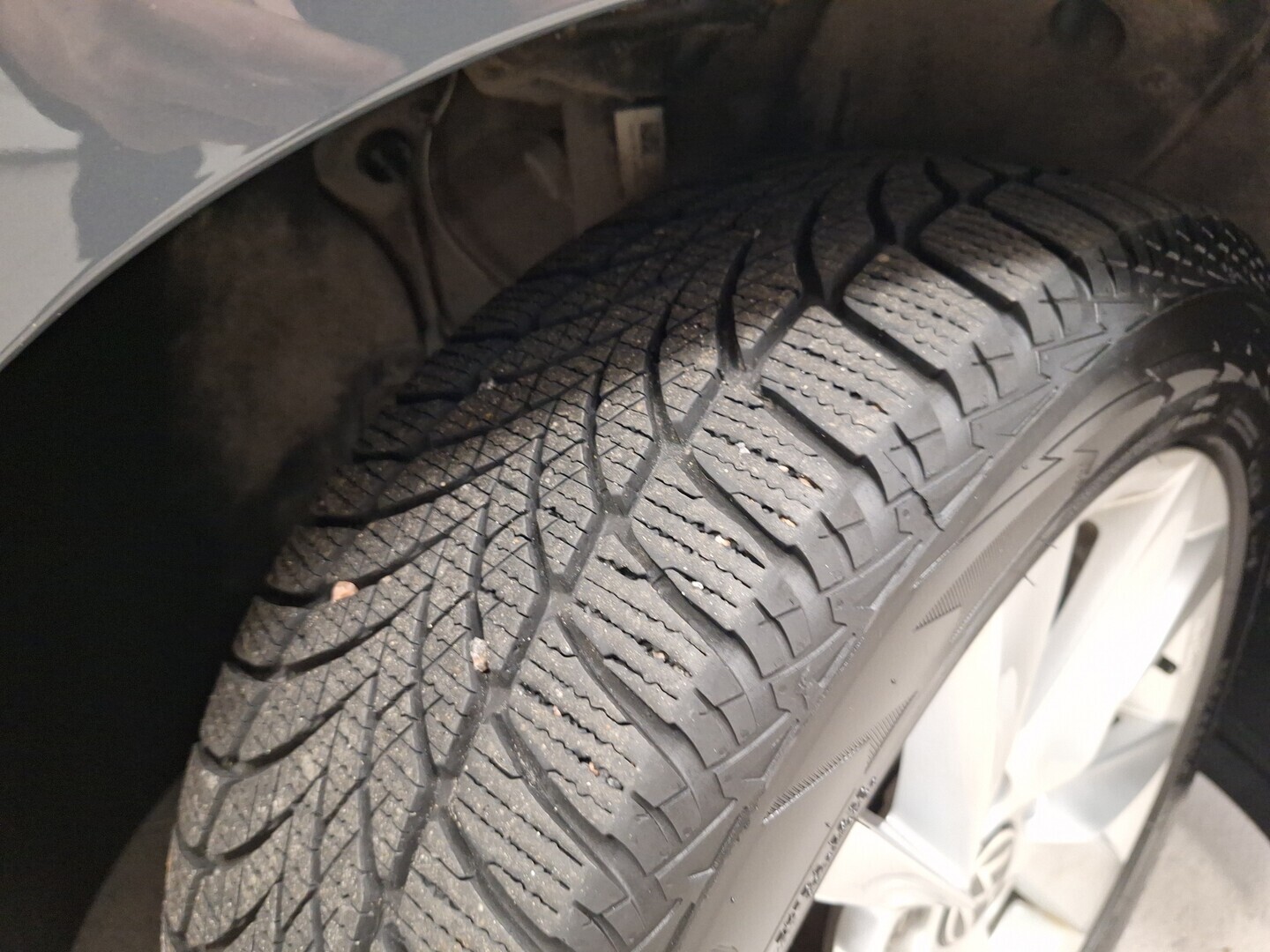 VOLKSWAGEN Golf 2023