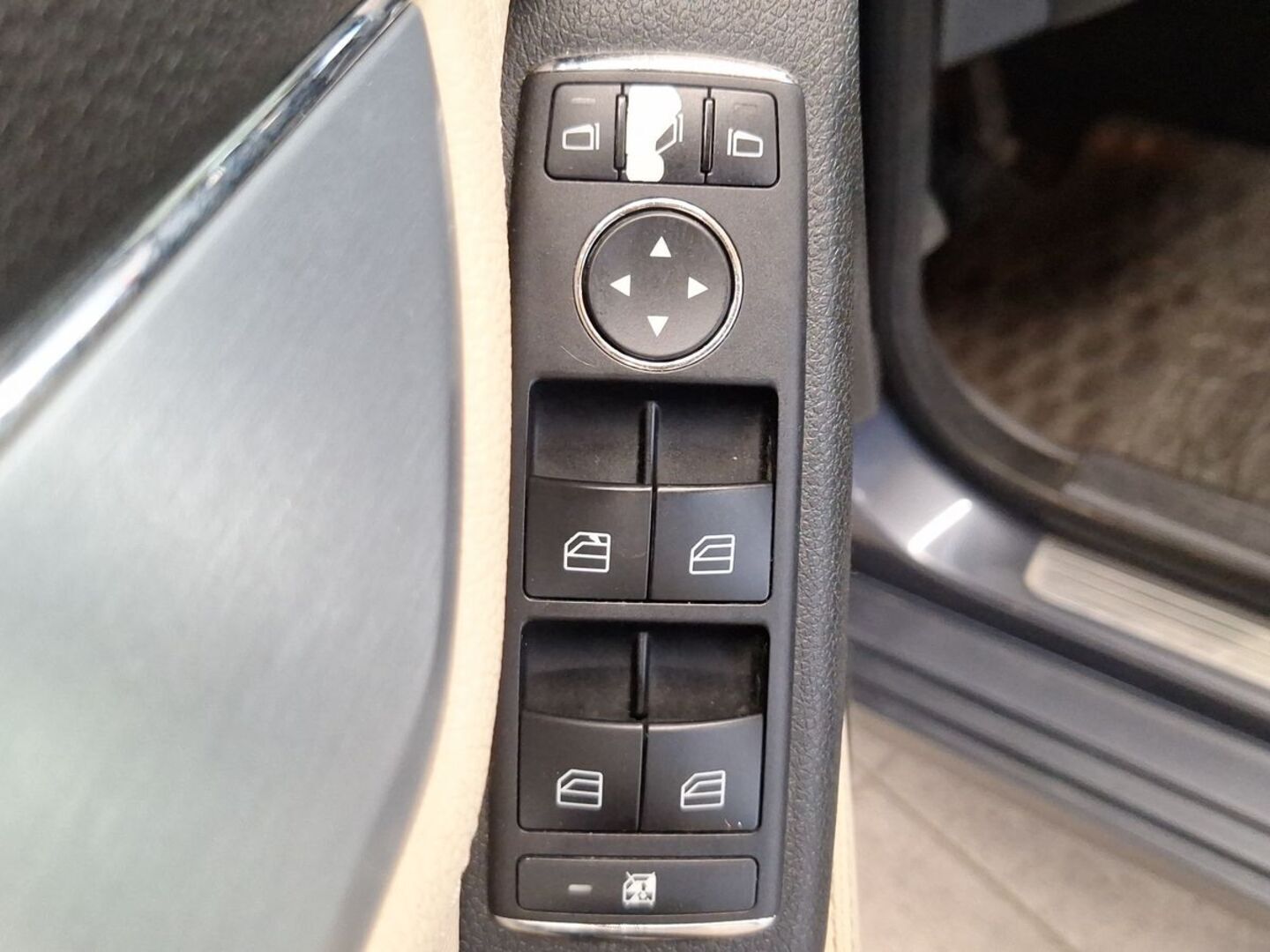MERCEDES-BENZ C 2008