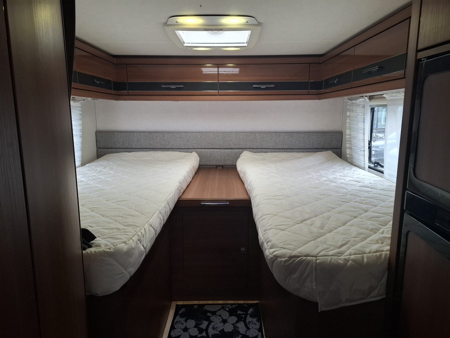 LMC Explorer Blackline i675 G 2015