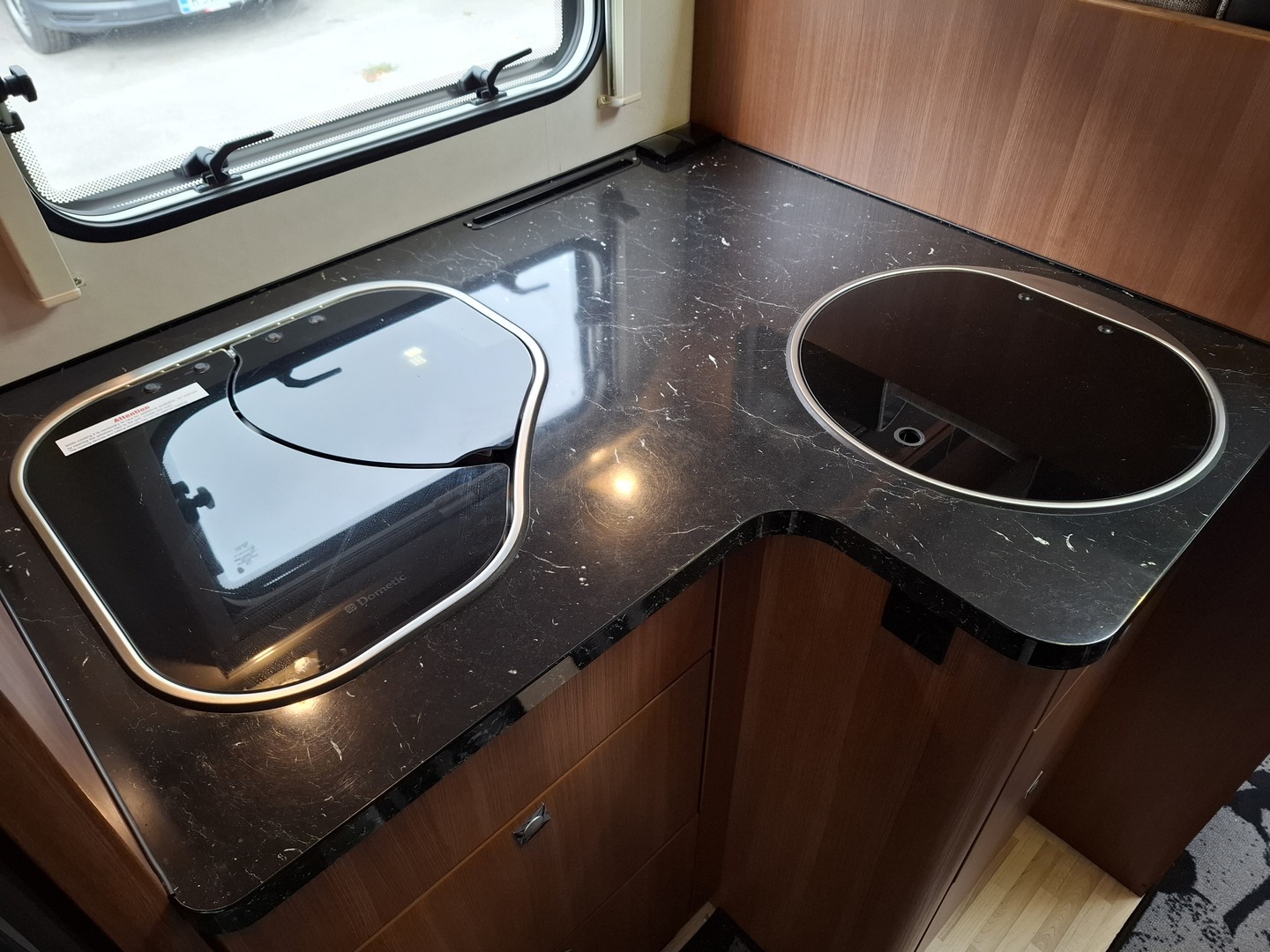 LMC Explorer Blackline i675 G 2015